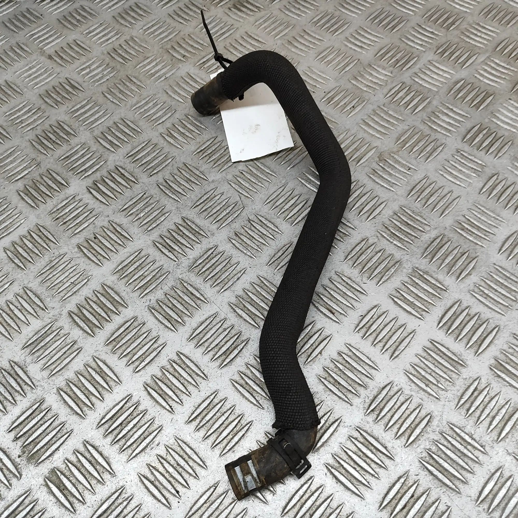 Porsche Cayenne Jäähdytysnesteletku Coolant hose — PORSCHE CAYENNE (9Y0/9Y3) (2018-...