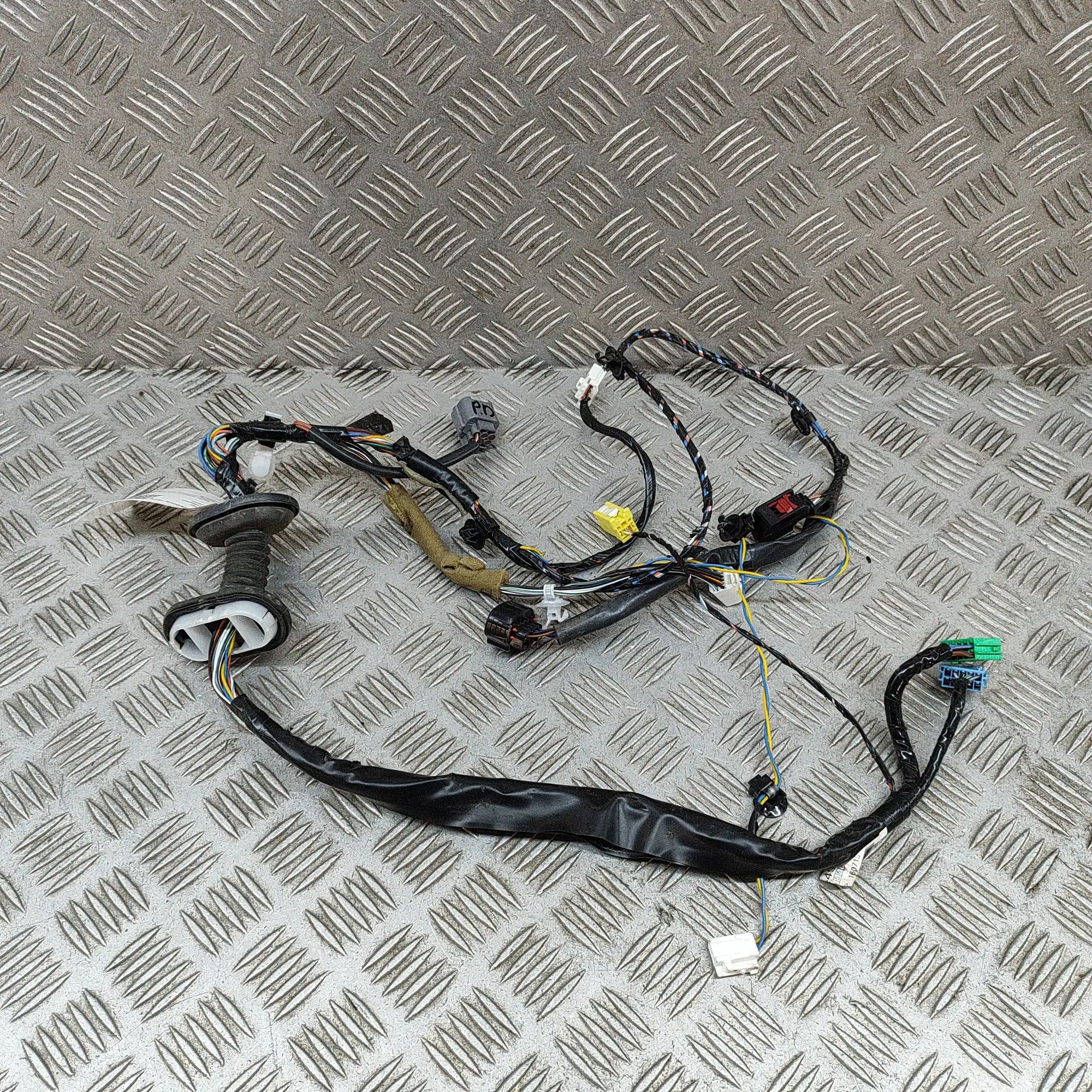 Isuzu D-Max Door wiring — front right Door wiring — front right — ISUZU D-MAX (II TFR...