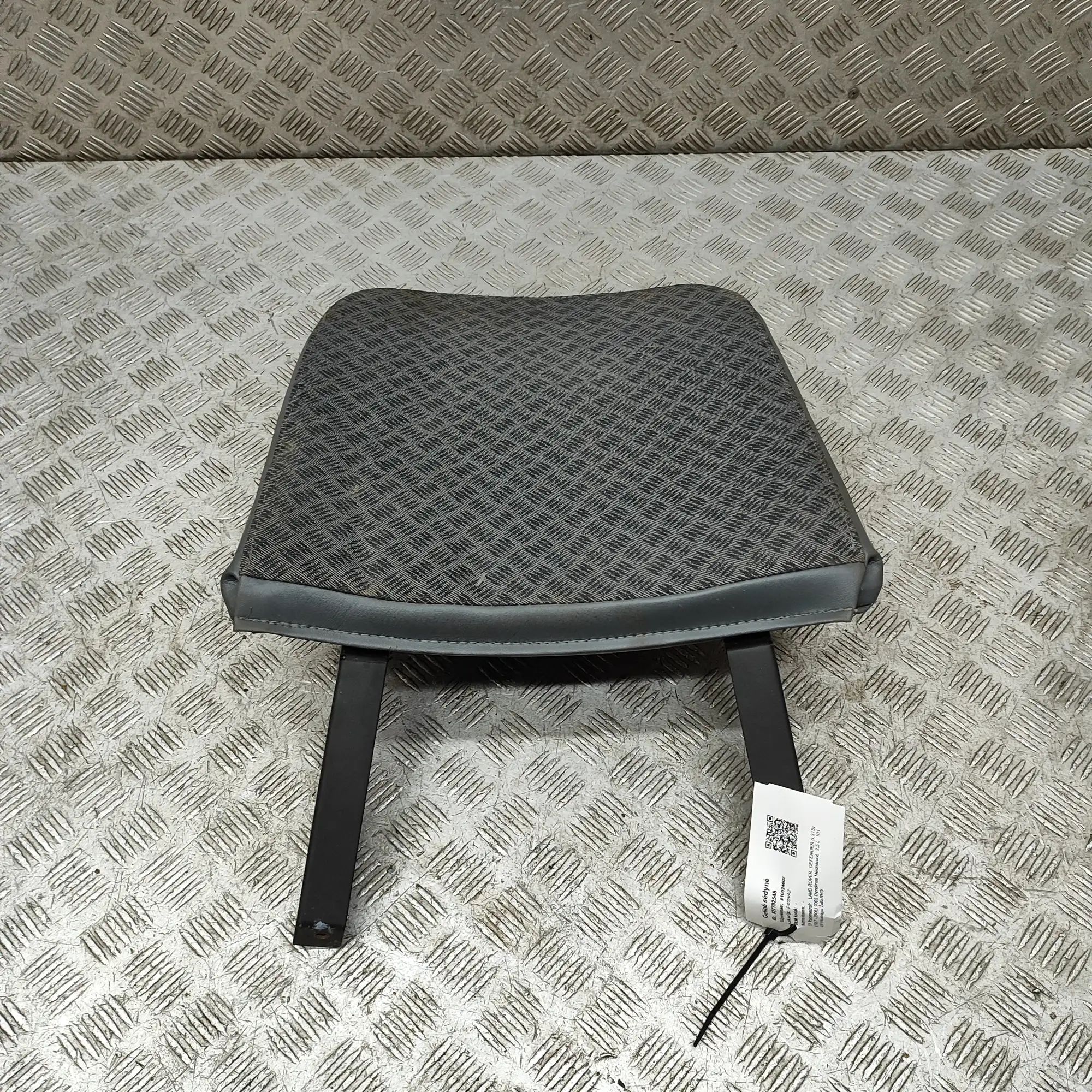Land Rover Defender Заднее сиденье Rear seat — LAND ROVER DEFENDER (L315) (1987-20...