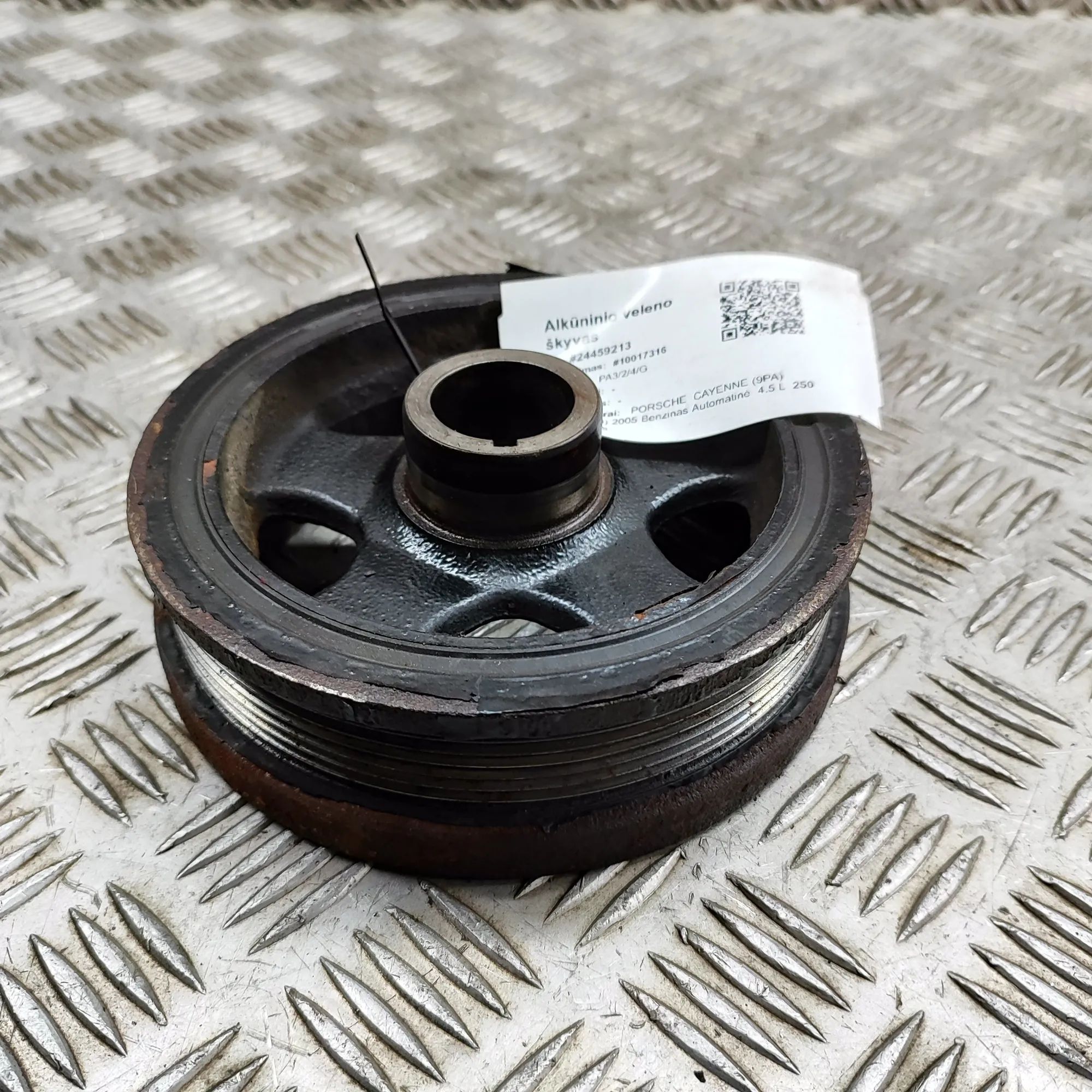 Porsche Cayenne Kampiakselin hihnapyörä Crankshaft pulley — PORSCHE CAYENNE (9PA) (2002...