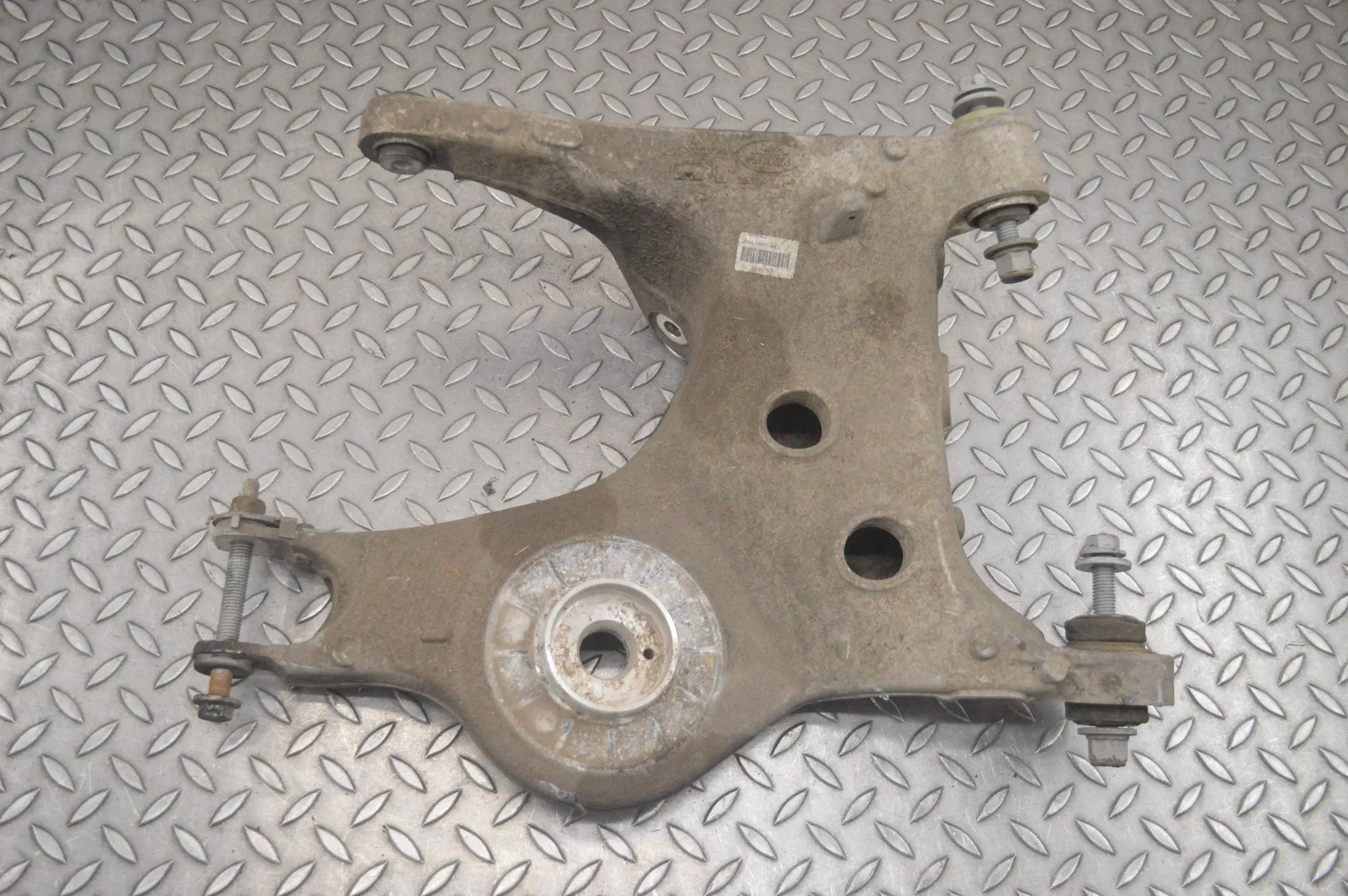Land Rover Range Rover (L405) Rear Left Lower Control Arm Rear Left Lower Control Arm — LAND ROVER RANGE ...