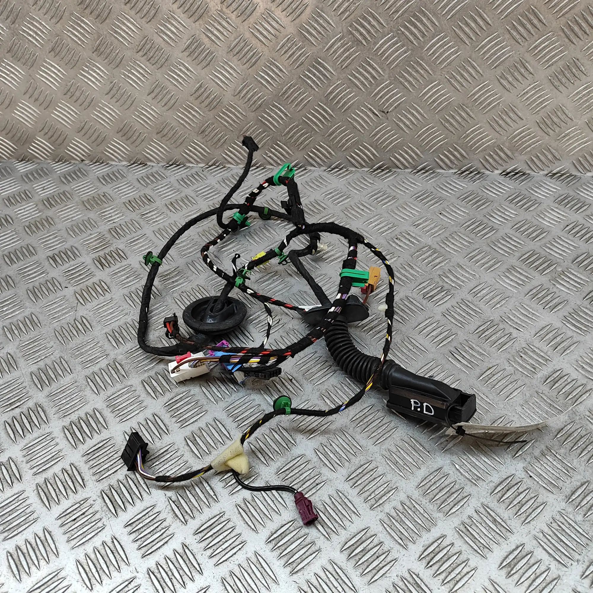Volkswagen T-Roc Door wiring — front right Door wiring — front right — VW T-ROC (A11) (201...