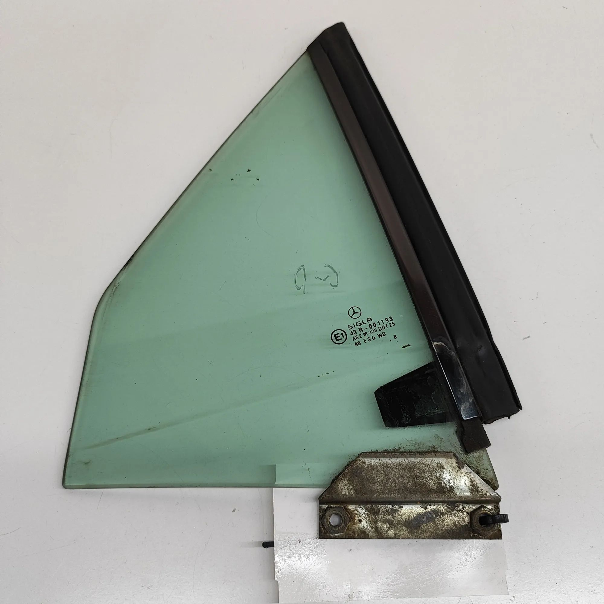 Mercedes-Benz SLK (R170) Rear Right Quarter Window Rear Right Quarter Window — MERCEDES BENZ SLK (...