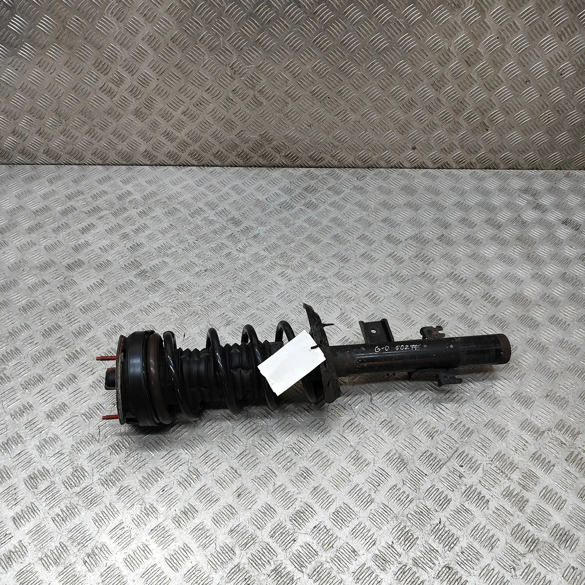 Land Rover Range Rover Evoque Shock absorber — rear right Shock absorber — rear right — LAND ROVER RANGE ...