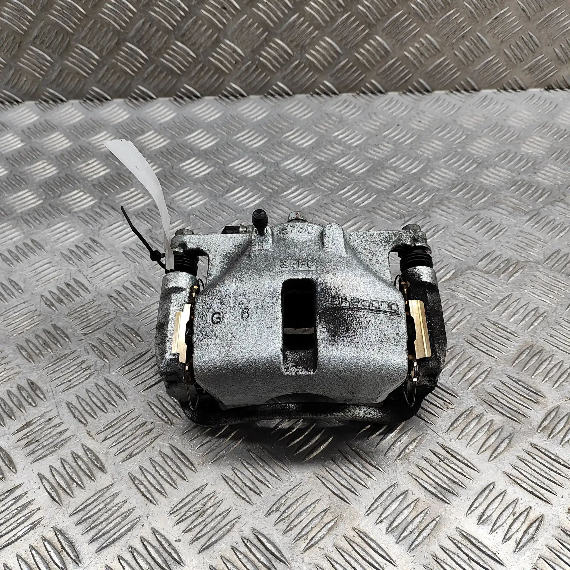 Suzuki Vitara Brake caliper — front right Brake caliper — front right — SUZUKI VITARA (LY...
