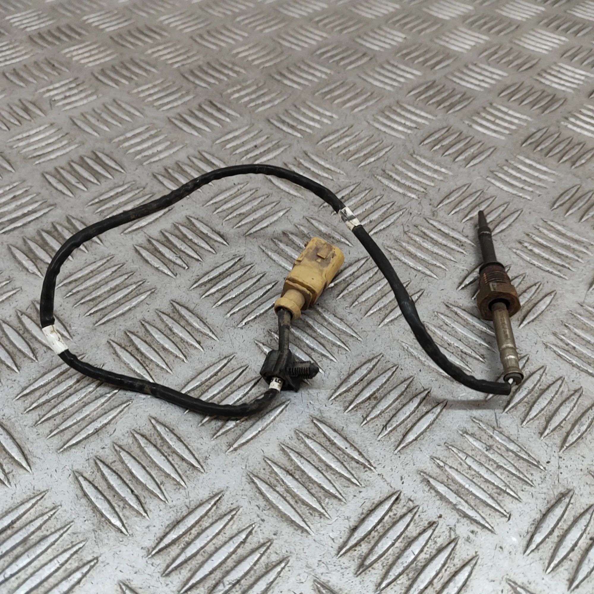 Volkswagen Transporter (T6, Caravelle, Multivan) lämpötila-anturi Temperature Sensor — VW TRANSPORTER (VI T6 Van ...