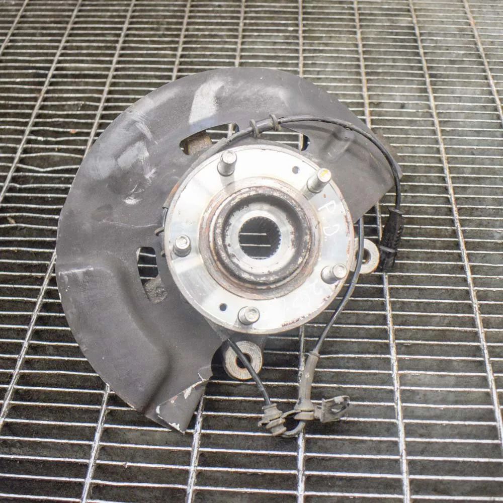 Hyundai Tucson Front Right Wheel Hub Front Right Wheel Hub — HYUNDAI TUCSON (TL, TLE...