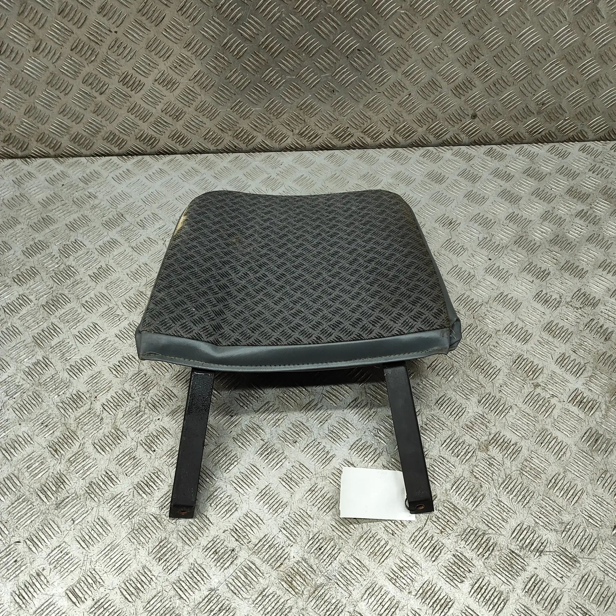 Land Rover Defender Заднее сиденье Rear seat — LAND ROVER DEFENDER (L315) (1987-20...