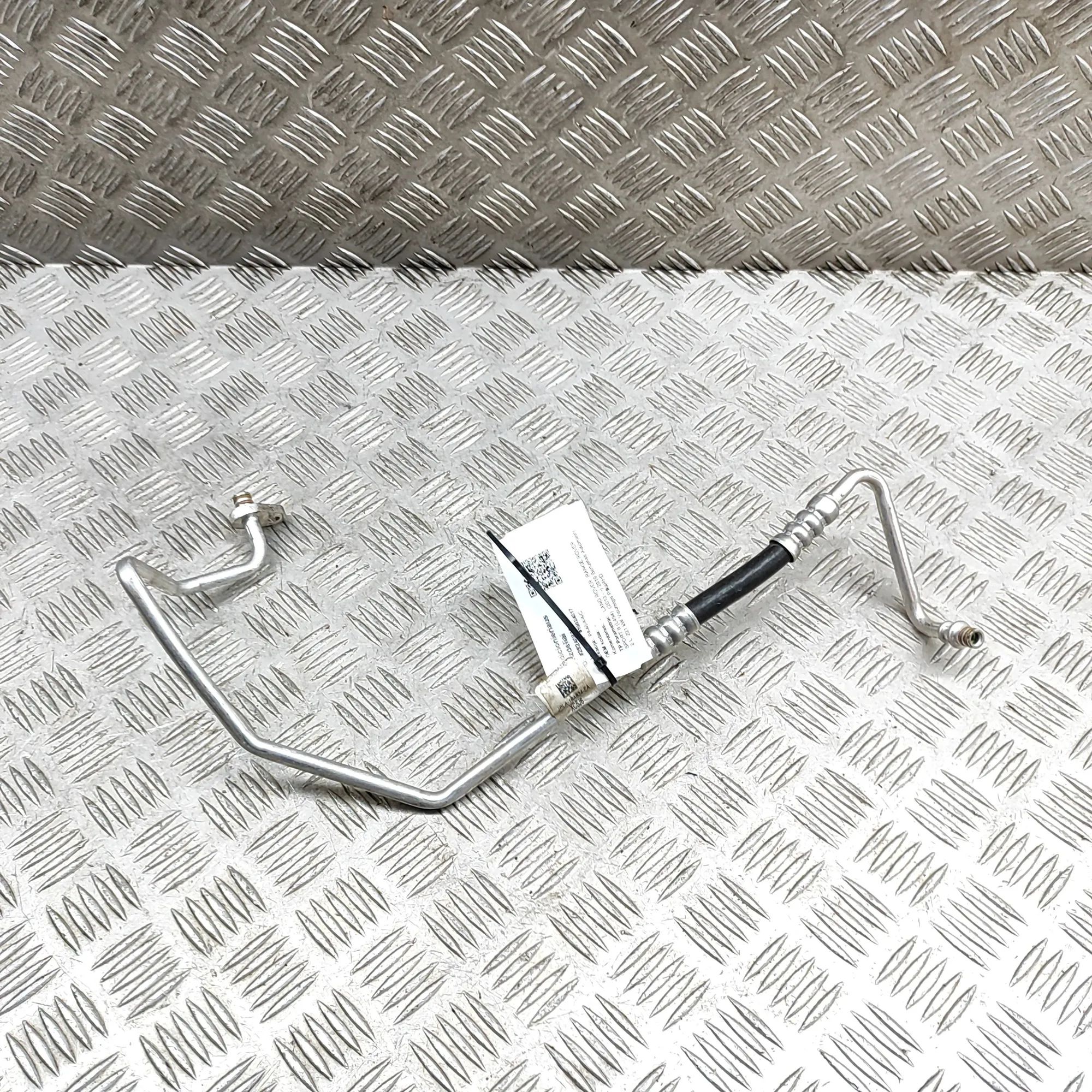 Land Rover Range Rover Sport (L494) A/C Air Con Hose Pipe A/C Air Con Hose Pipe — LAND ROVER RANGE ROVER ...