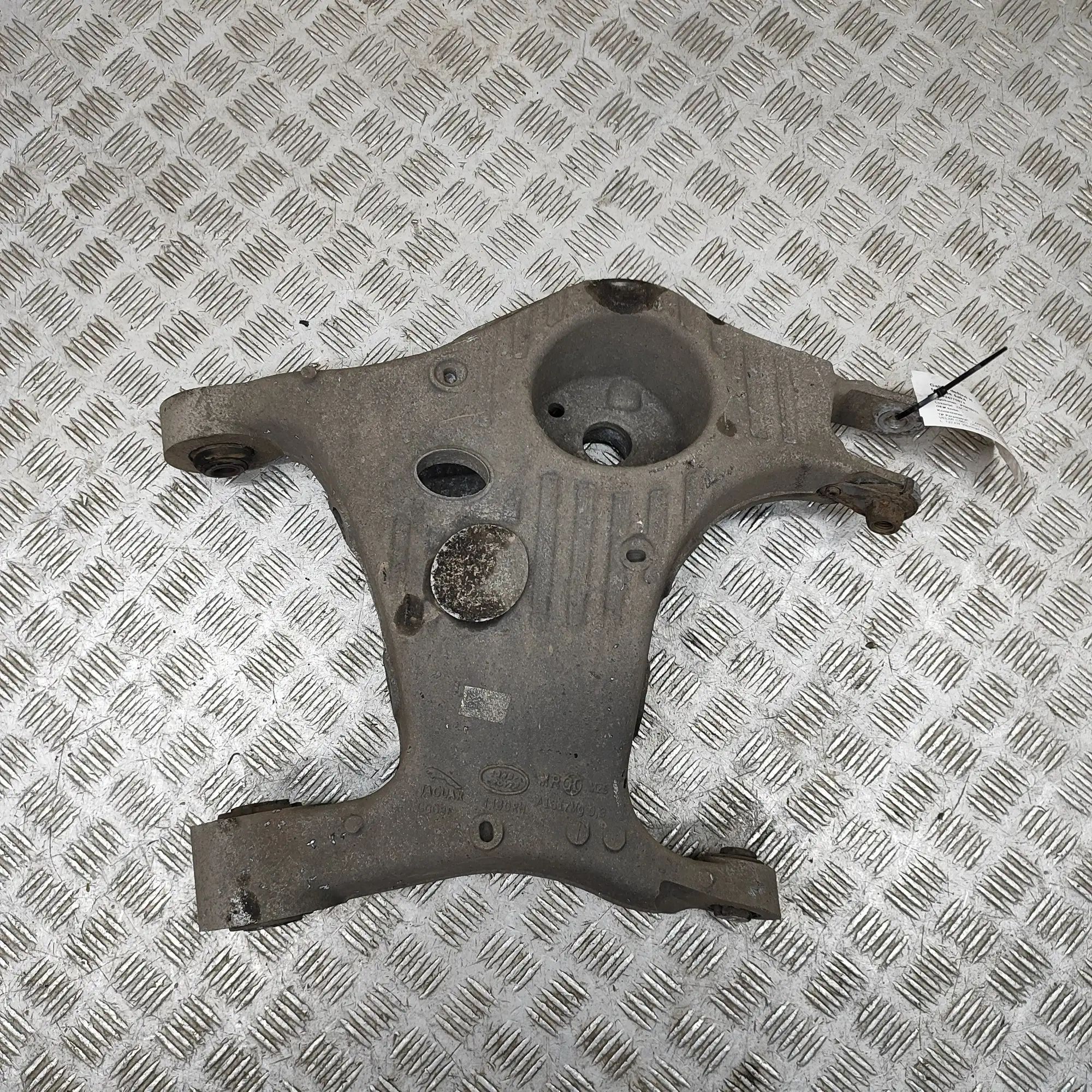 Land Rover Range Rover Velar Rear Right Lower Control Arm Rear Right Lower Control Arm — LAND ROVER RANGE...