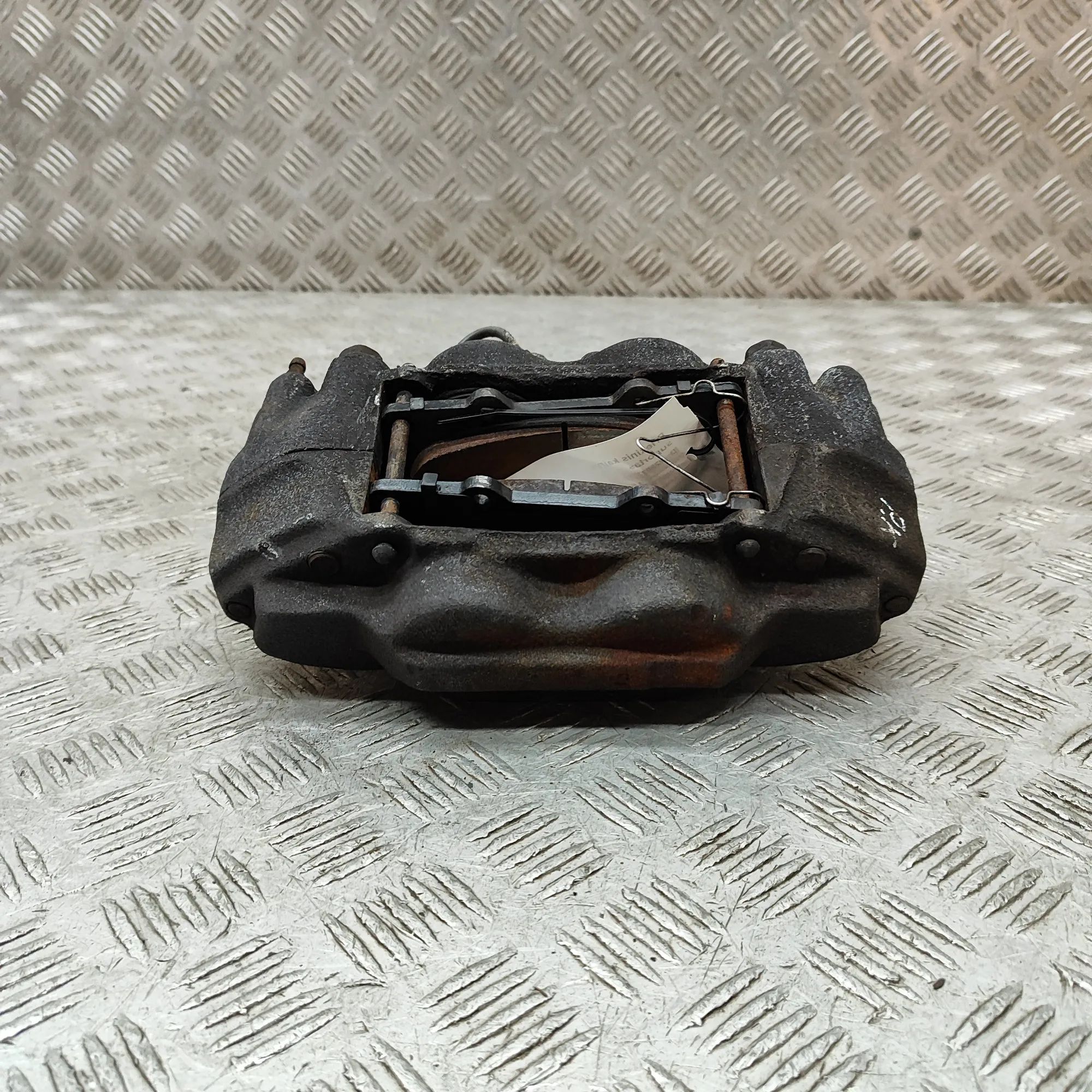 Toyota Land Cruiser 100 Brake caliper — front left Brake caliper — front left — TOYOTA LAND CRUISE...
