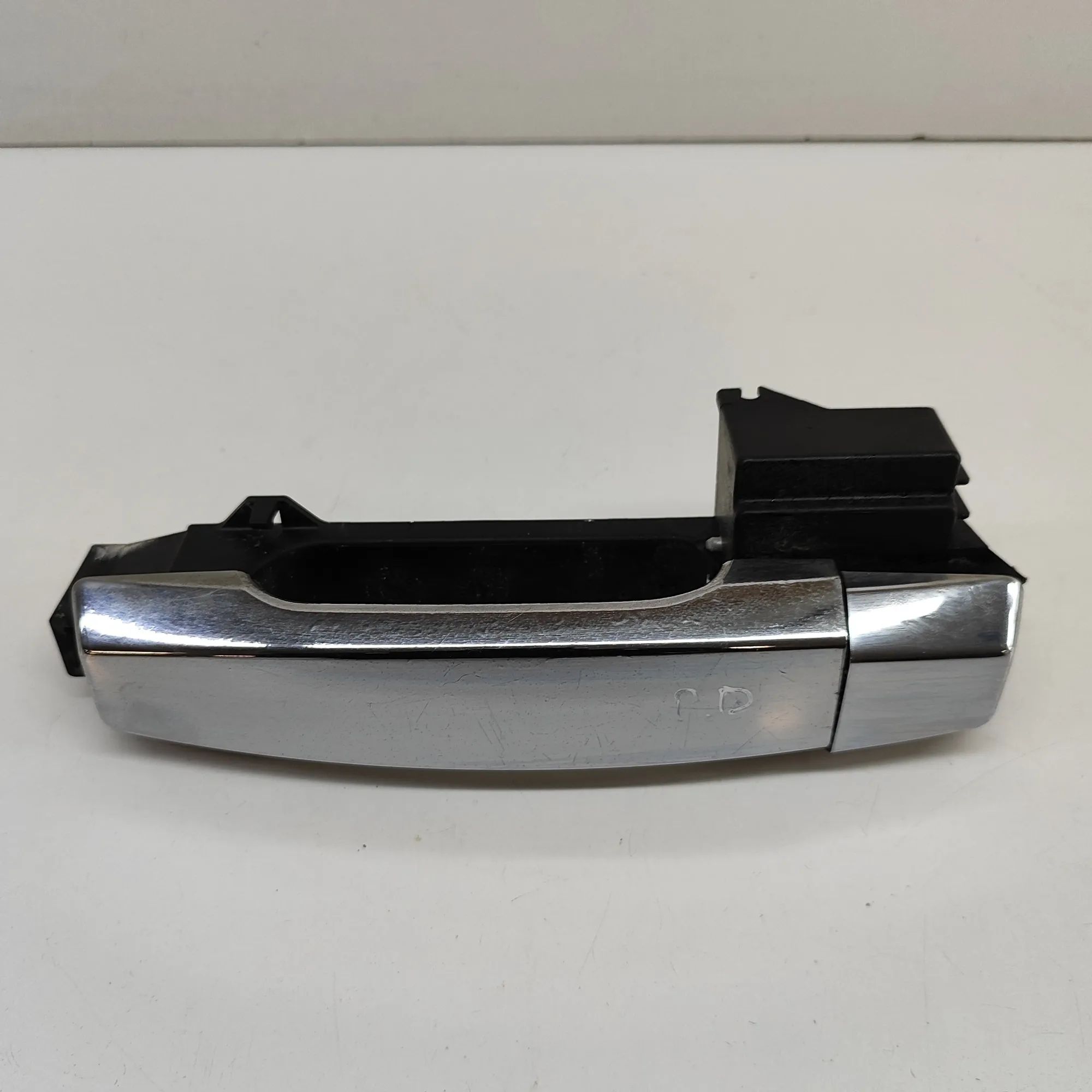 Nissan Titan Exterior door handle — front right