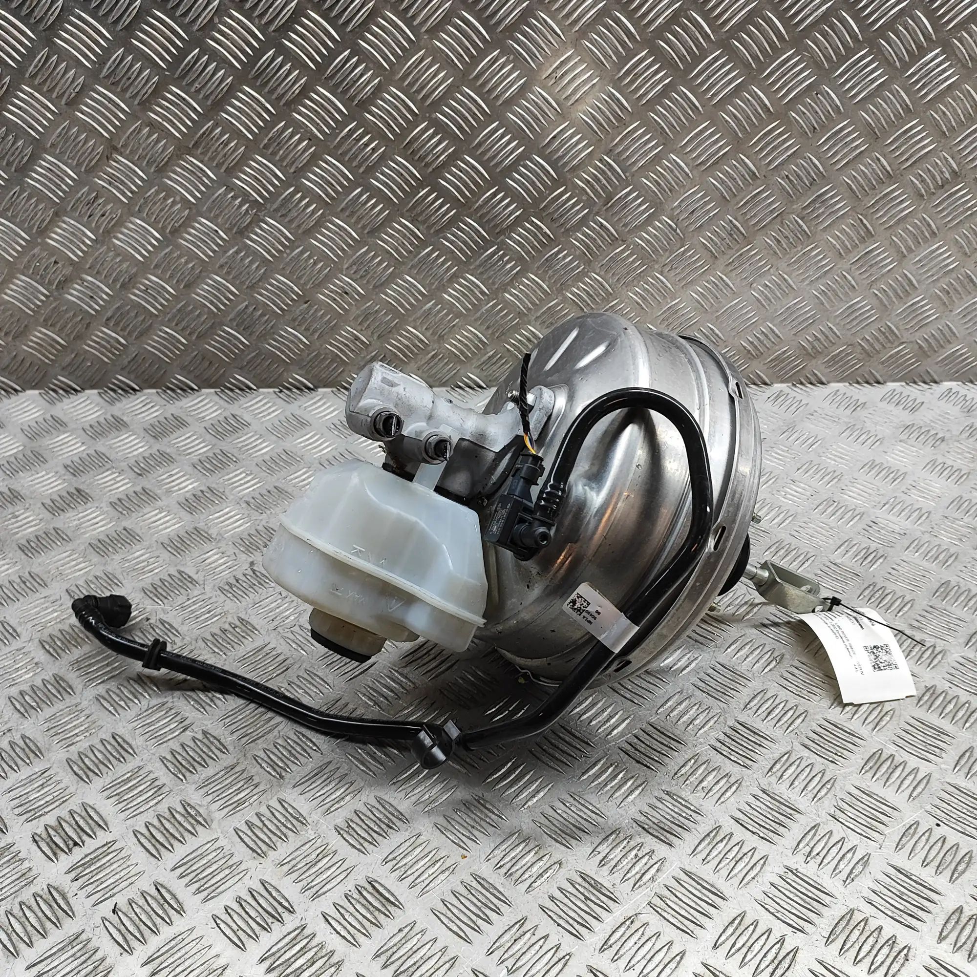Land Rover Range Rover (L405) Brake Servo Booster Brake Servo Booster — LAND ROVER RANGE ROVER (I...