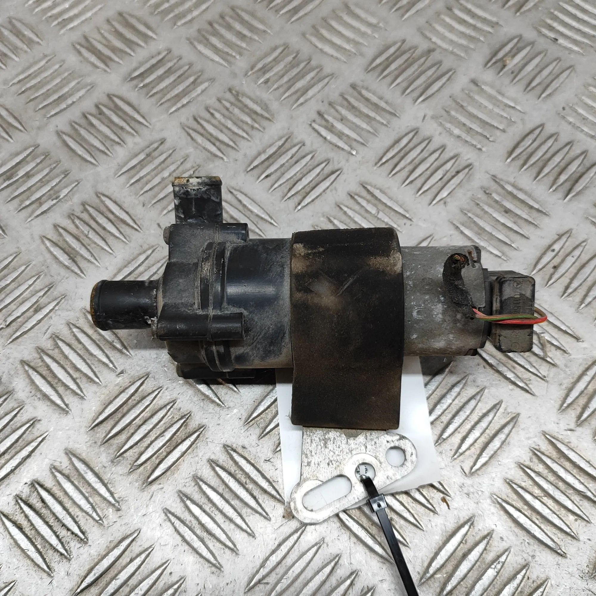 Mercedes-Benz SLK (R170) Auxiliary Water Pump Auxiliary Water Pump — MERCEDES BENZ SLK (R170)...