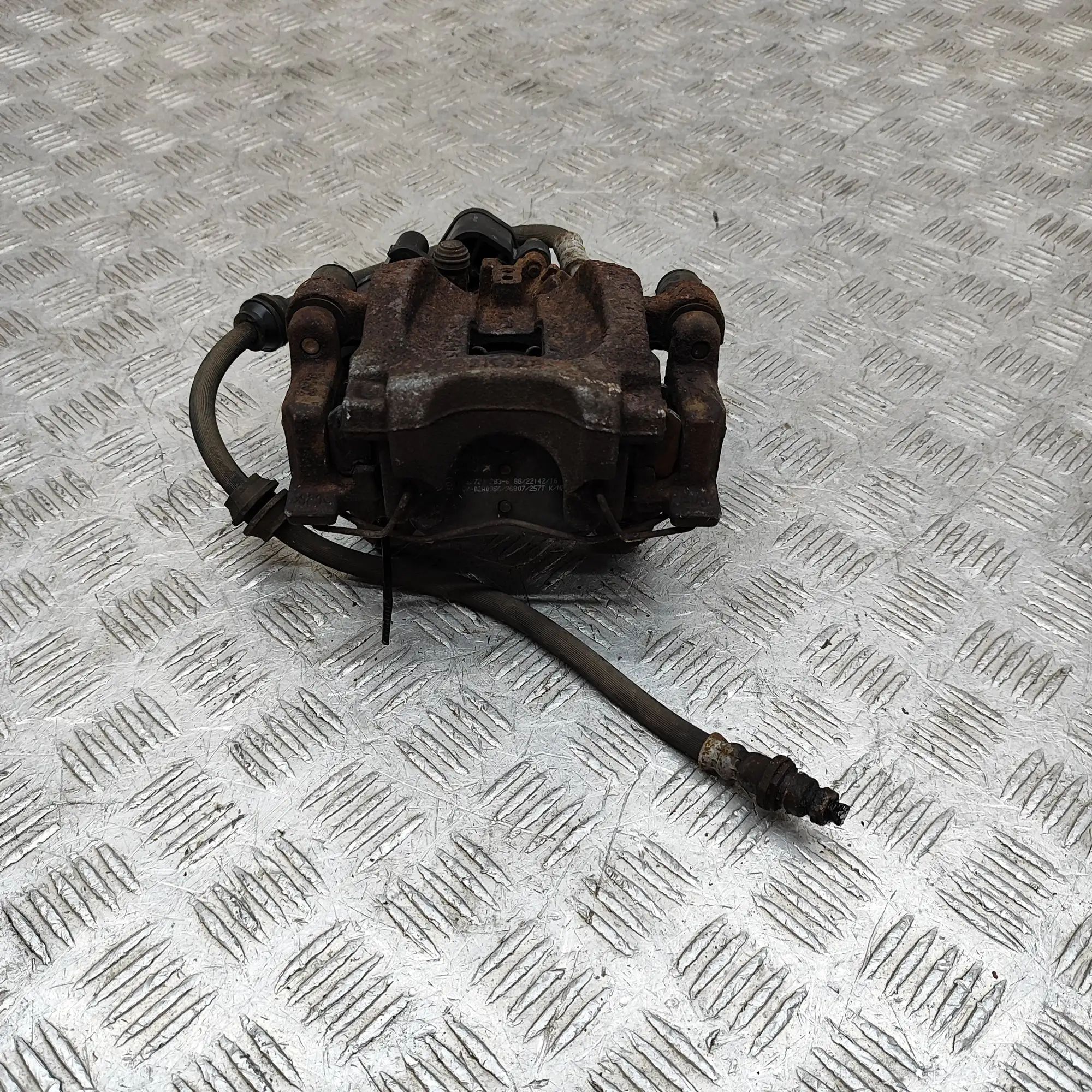 Land Rover Range Rover Evoque Brake caliper — rear left Brake caliper — rear left — LAND ROVER RANGE RO...