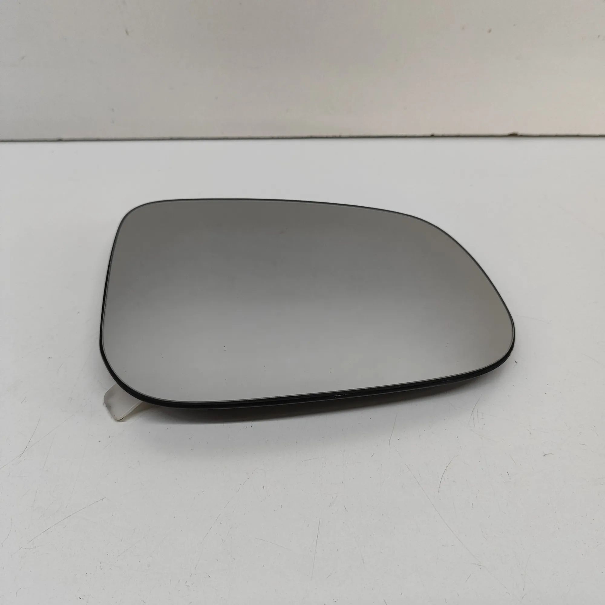 Volvo V60 Door mirror glass — front right Door mirror glass — front right — VOLVO V60 (20...