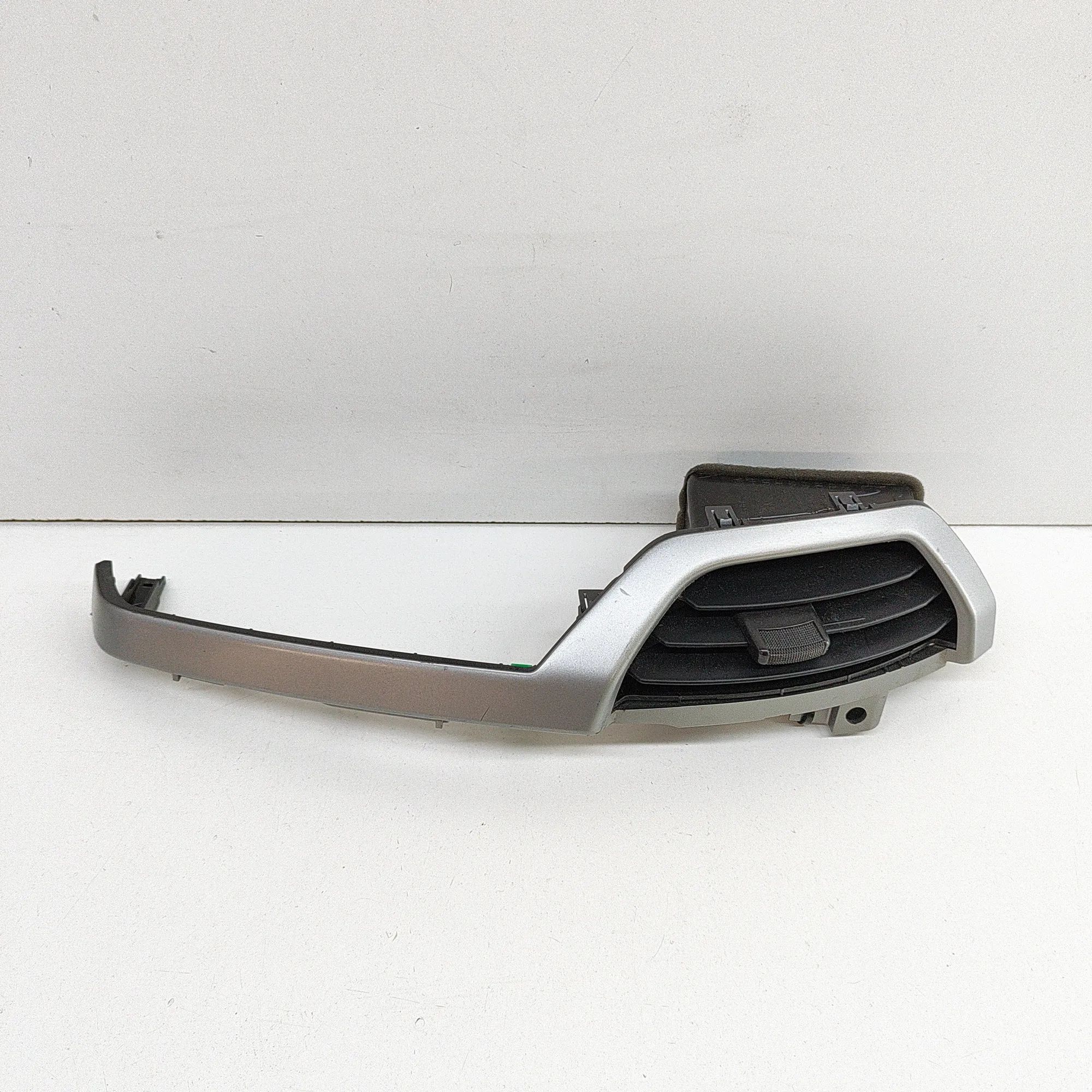 Isuzu D-Max Dashboard Air Vents Dashboard Air Vents — ISUZU D-MAX (II TFR, TFS)...