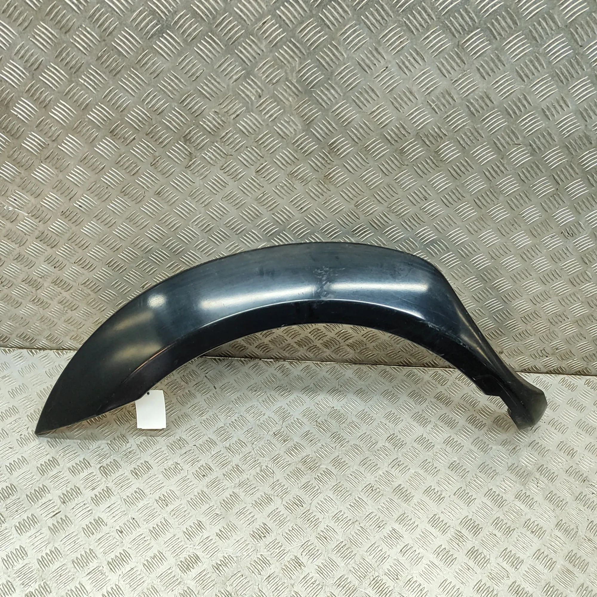 Nissan Navara (D40) Wheel arch trim — front left Wheel arch trim — front left — NISSAN NAVARA (D...