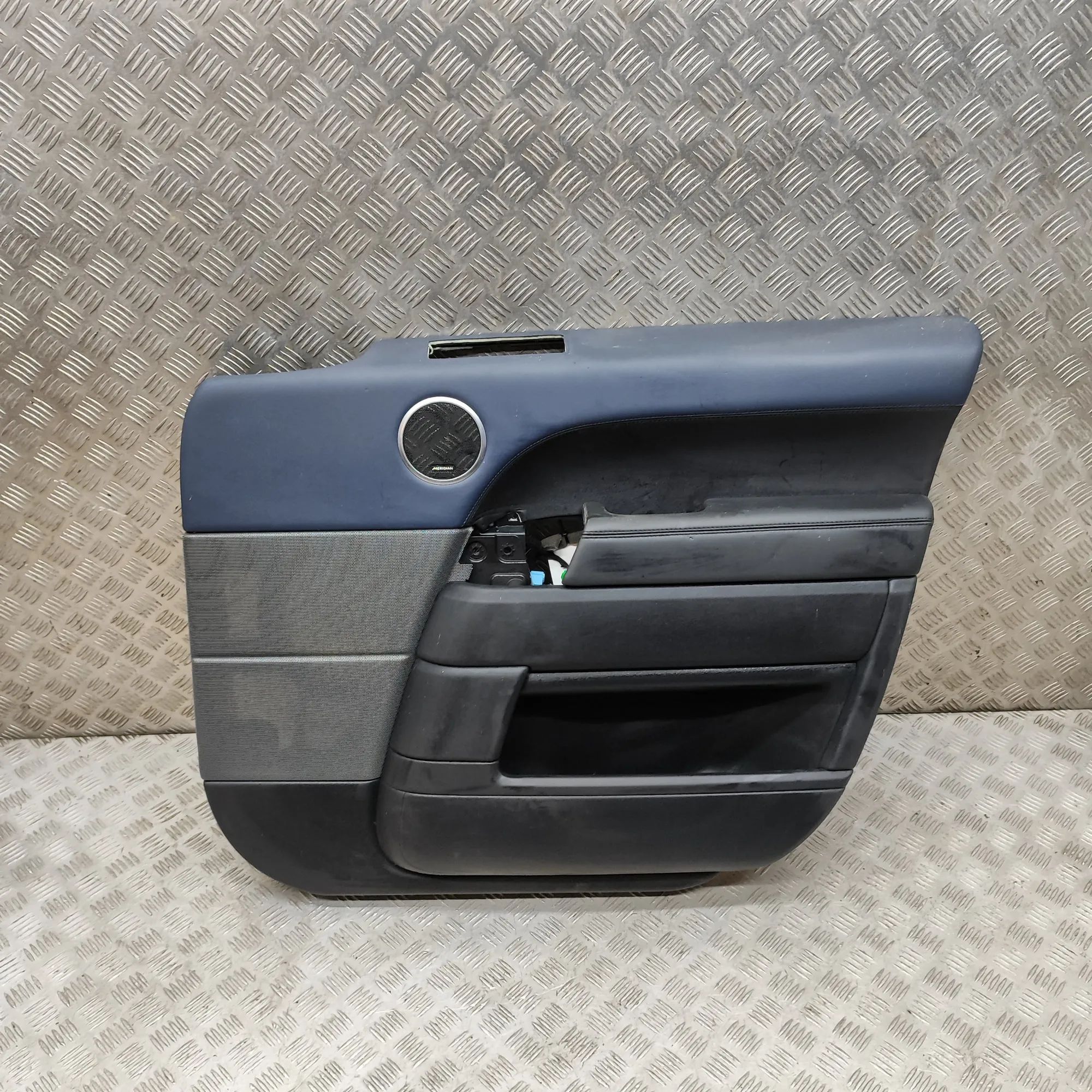 Land Rover Range Rover Sport (L494) Front Right Door Panel Front Right Door Panel — LAND ROVER RANGE ROVER...