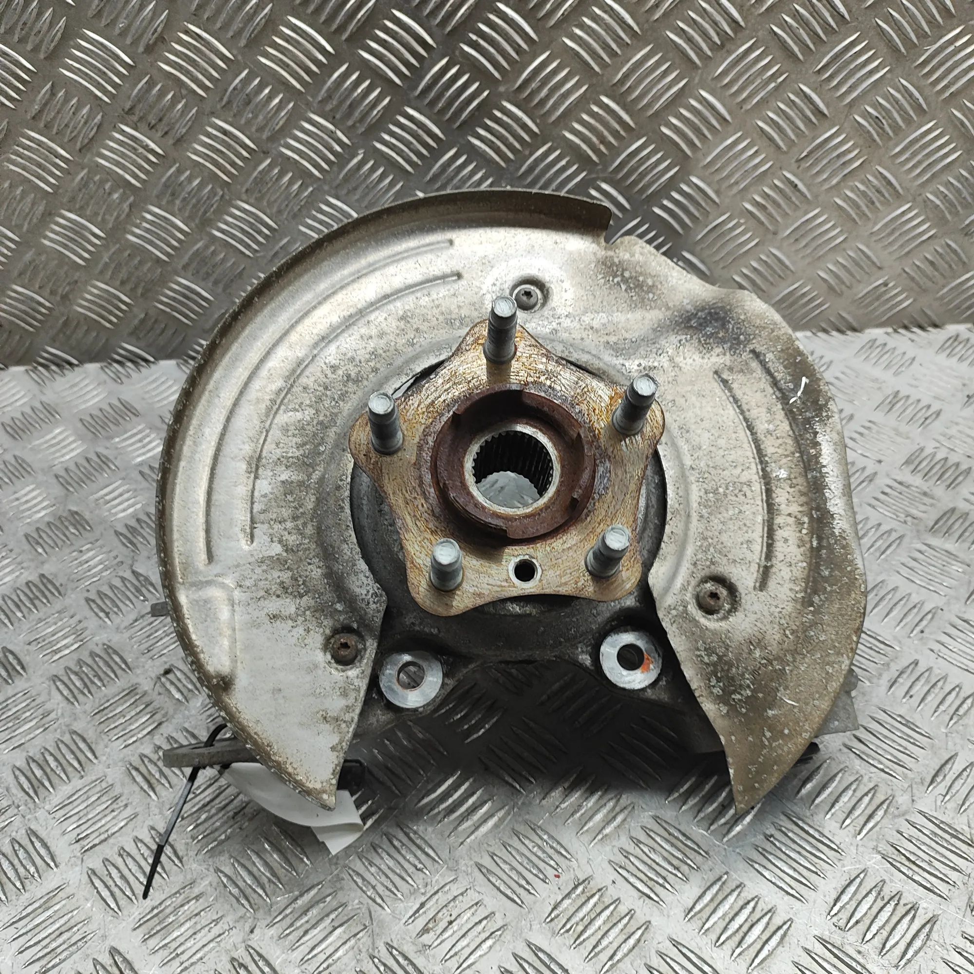 Jaguar XE Rear Right Wheel Hub Rear Right Wheel Hub — JAGUAR XE (X760) (2015-....