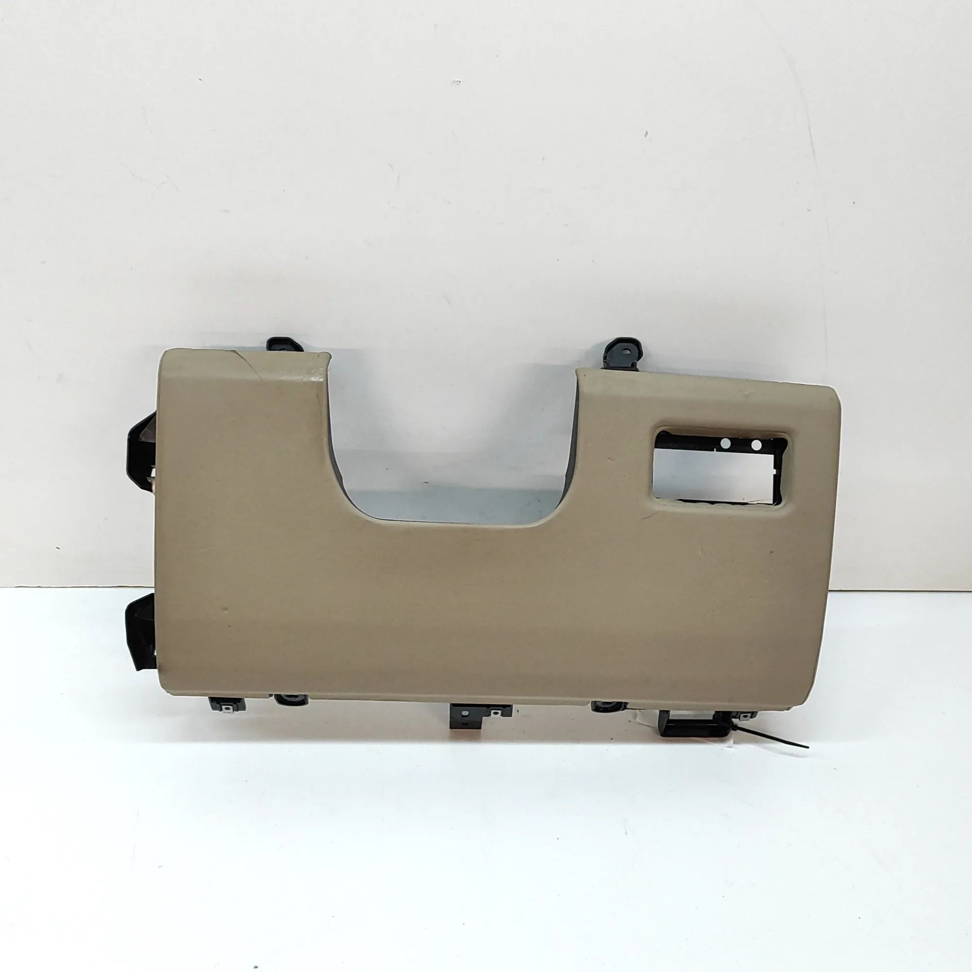 Land Rover Range Rover (L405) Lower dashboard trim Lower dashboard trim — LAND ROVER RANGE ROVER (...