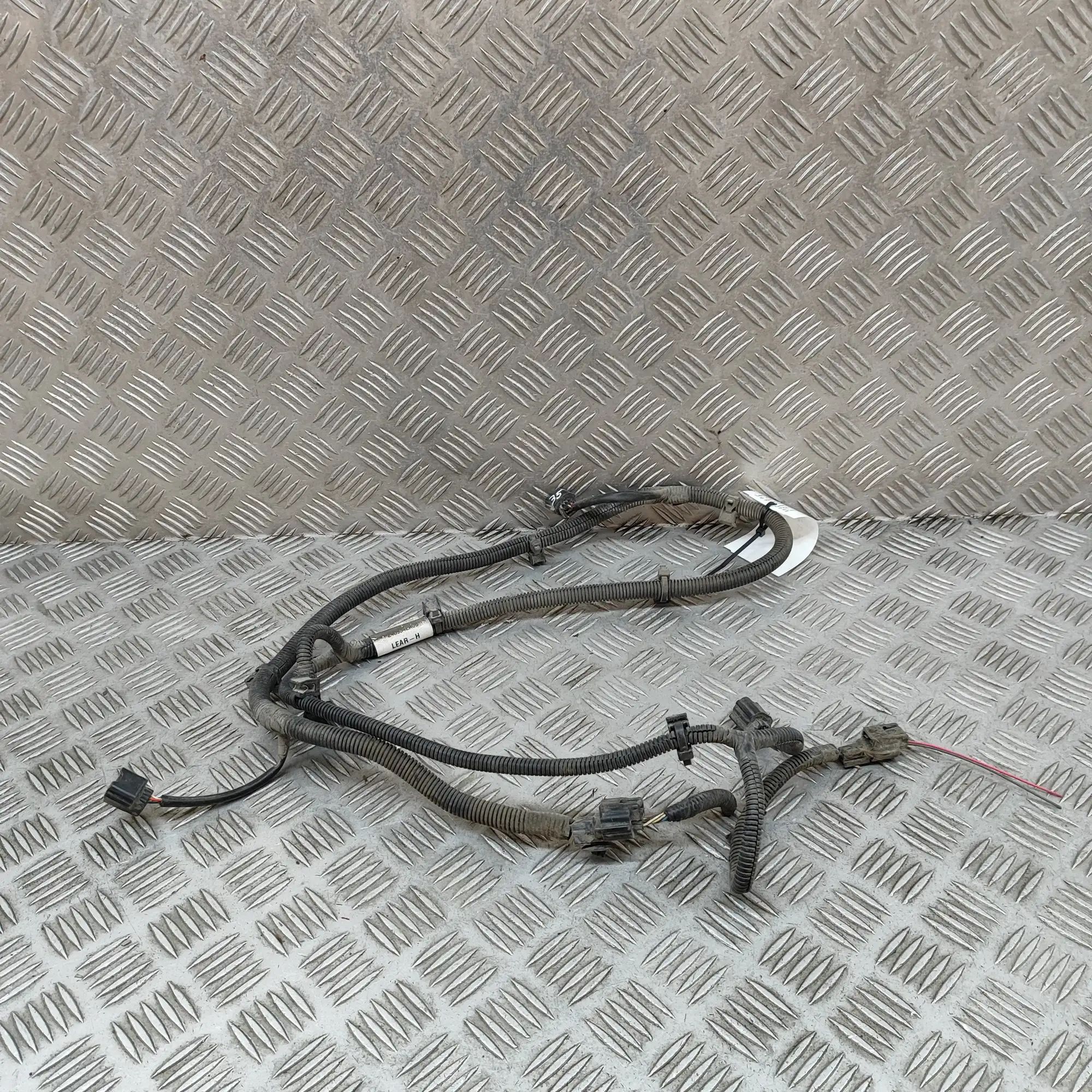 Nissan Qashqai (J11) Rear Parking Sensor Wiring Loom Rear Parking Sensor Wiring Loom — NISSAN QASHQA...
