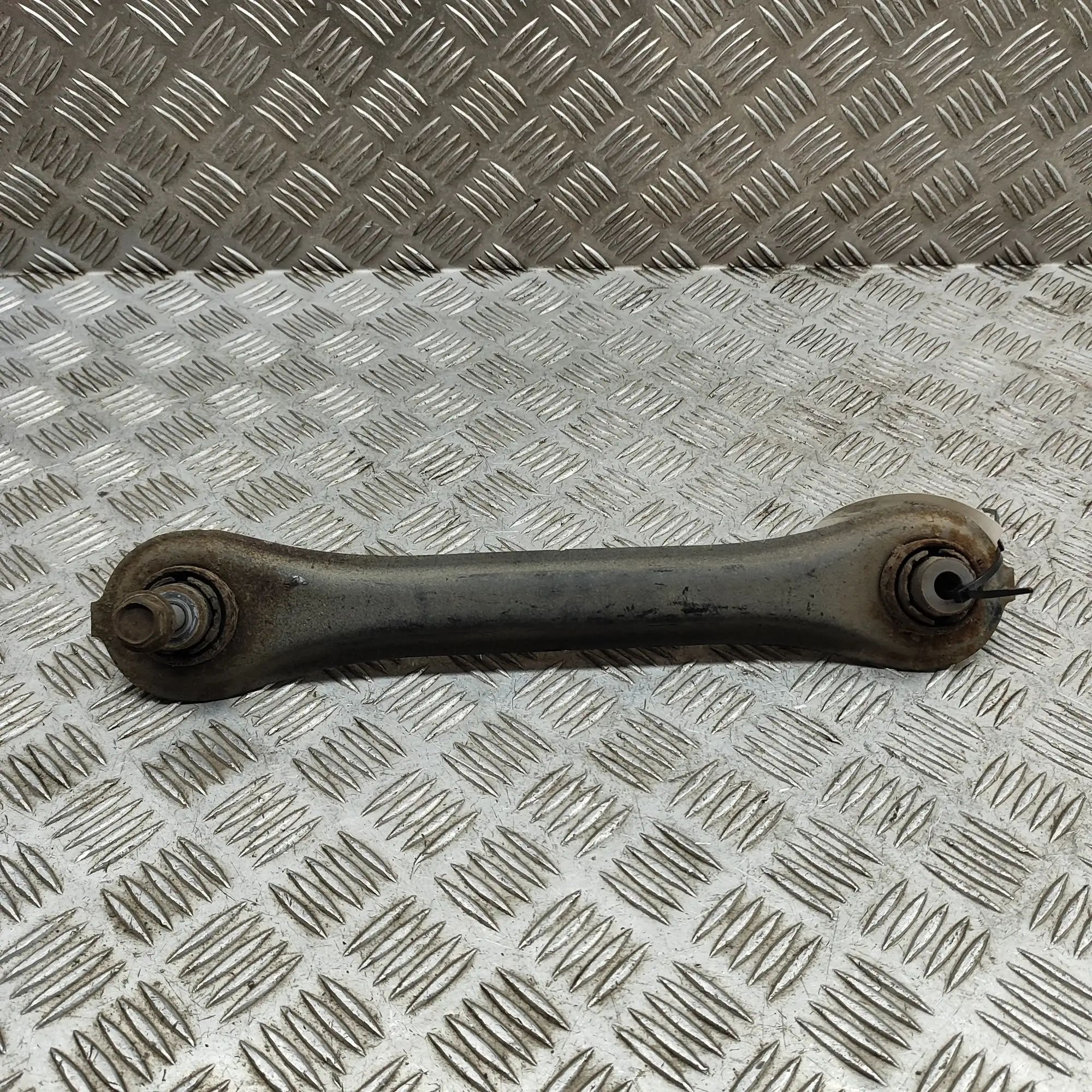 Honda Civic Control arm — rear left Control arm — rear left — HONDA CIVIC (X Hatchb...