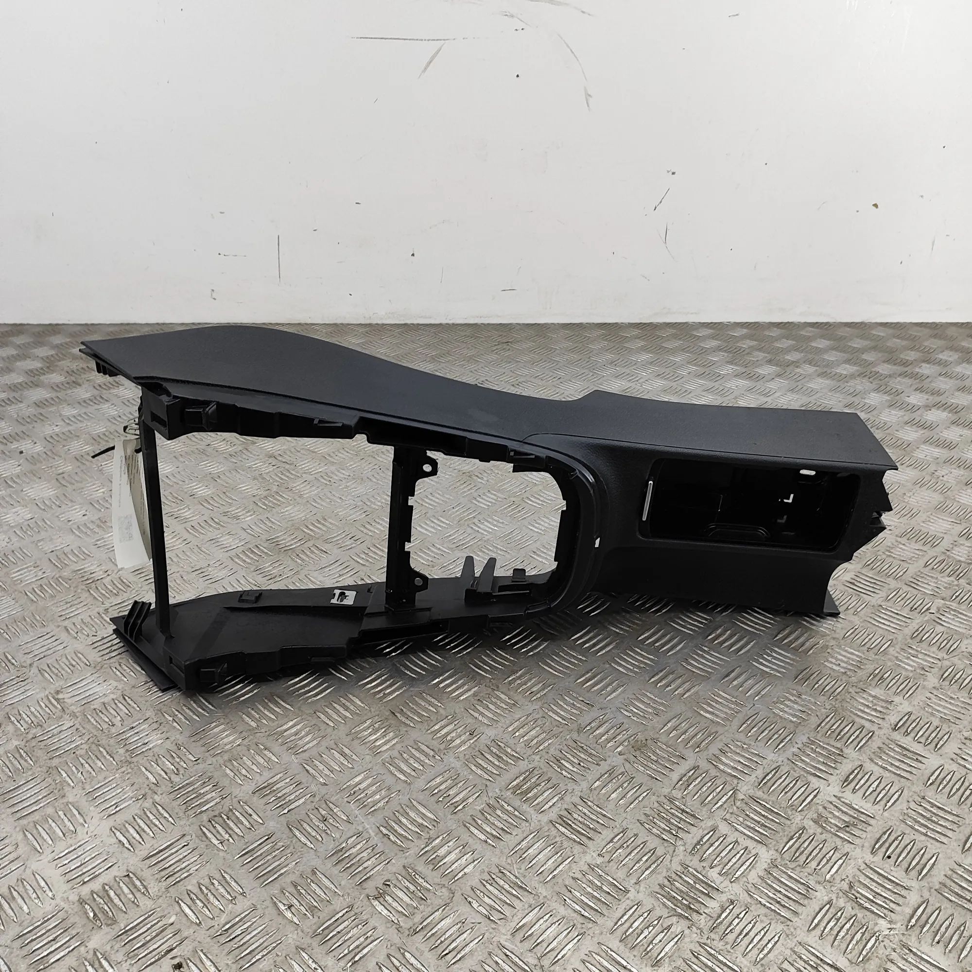 Volkswagen Golf 6 center console center Console — VW GOLF (VI 5K1) (2008-2013) —...