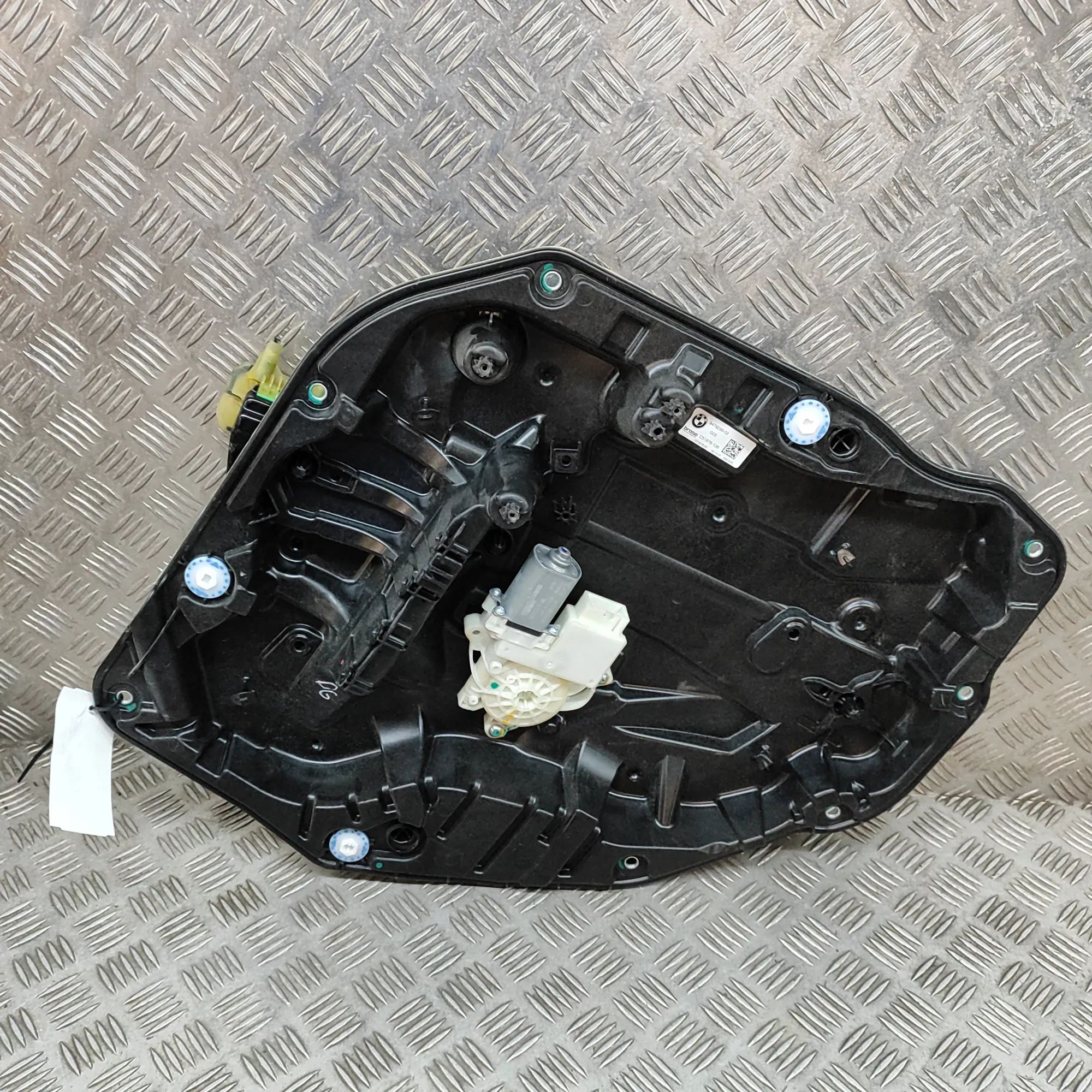 BMW X5 (G05) Rear Left Door Window Regulator Rear Left Door Window Regulator — BMW X5 (G05) ...