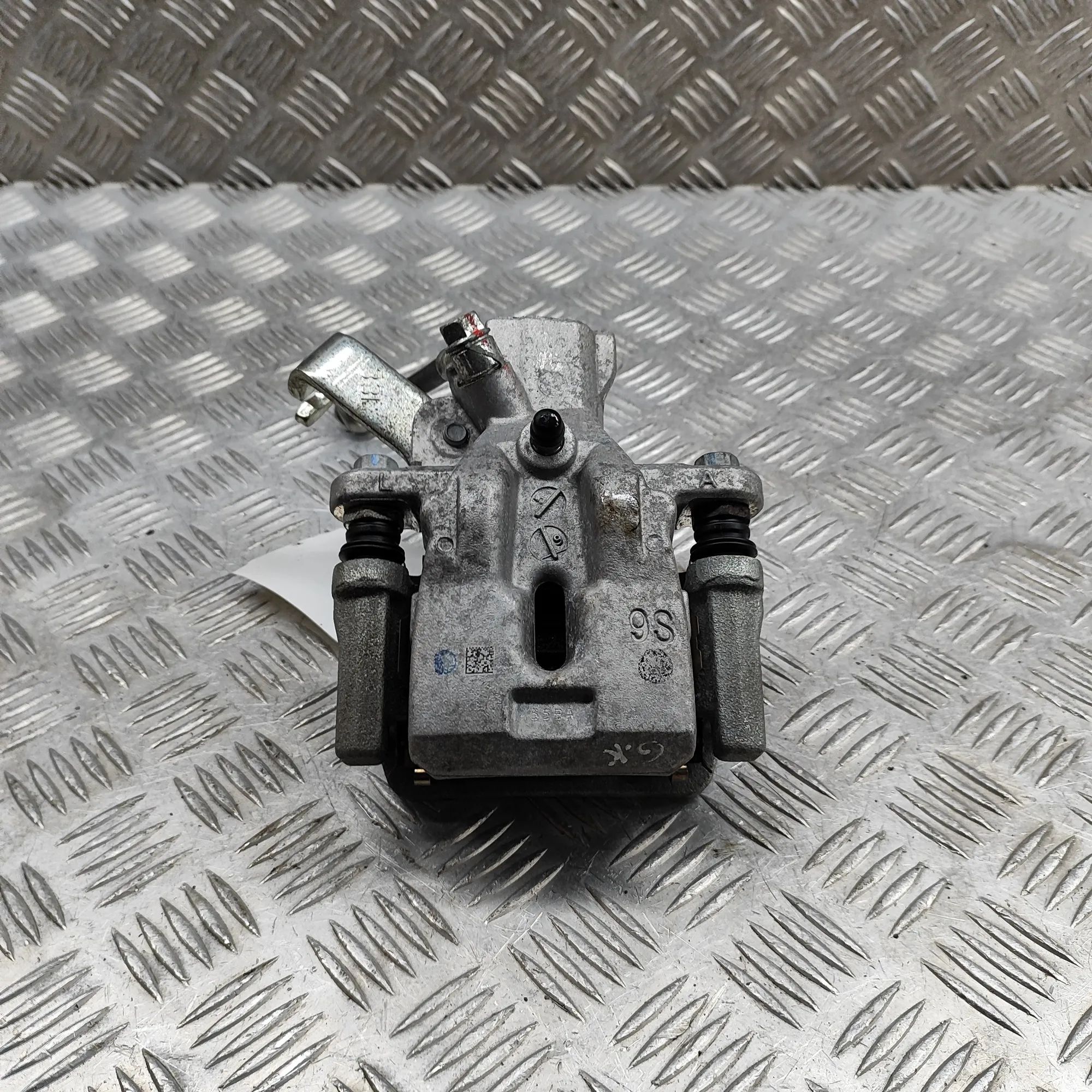 Suzuki Vitara Brake caliper — rear left Brake caliper — rear left — SUZUKI VITARA (LY) ...