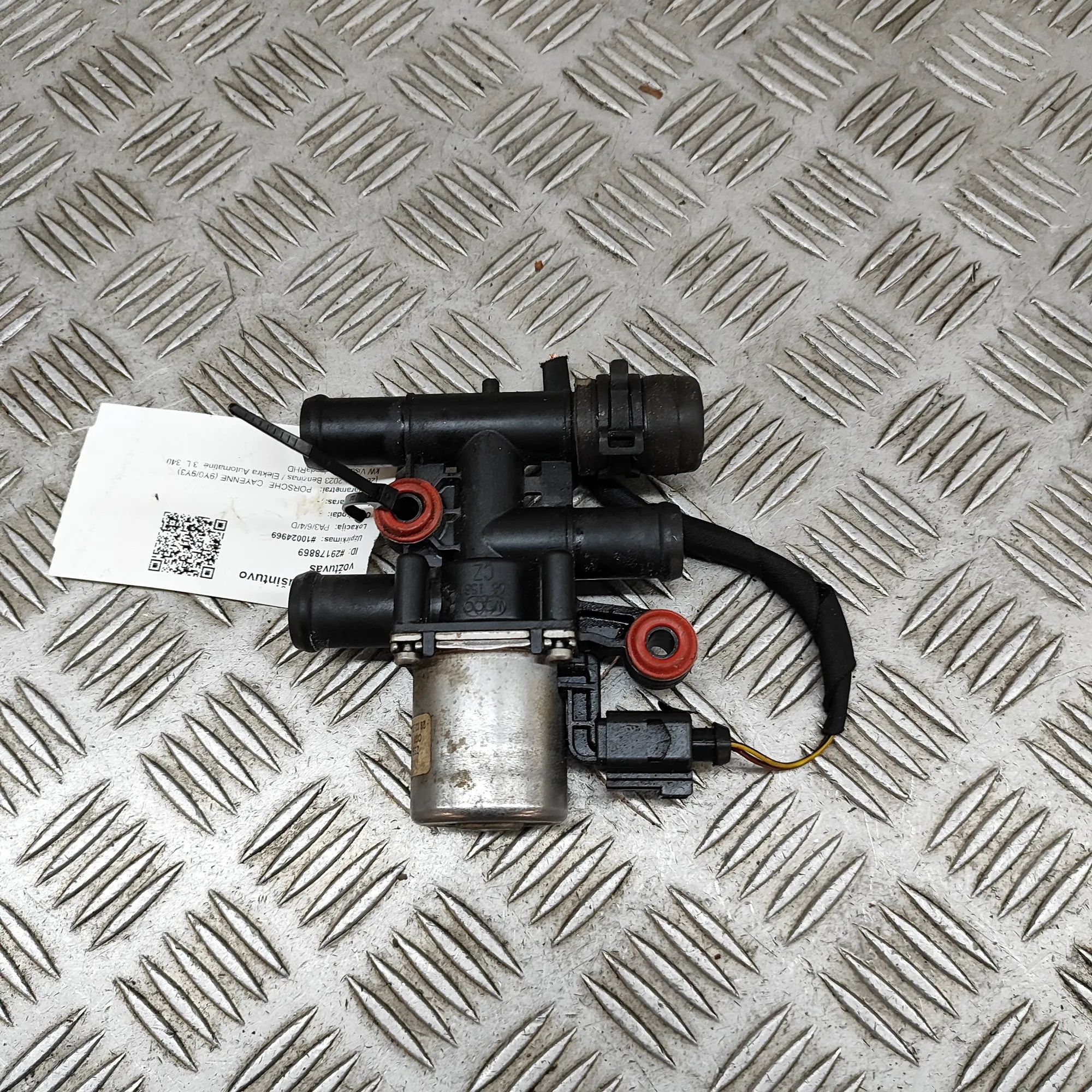 Porsche Cayenne Jäähdytysnesteventtiili Coolant valve — PORSCHE CAYENNE (9Y0/9Y3) (2018...