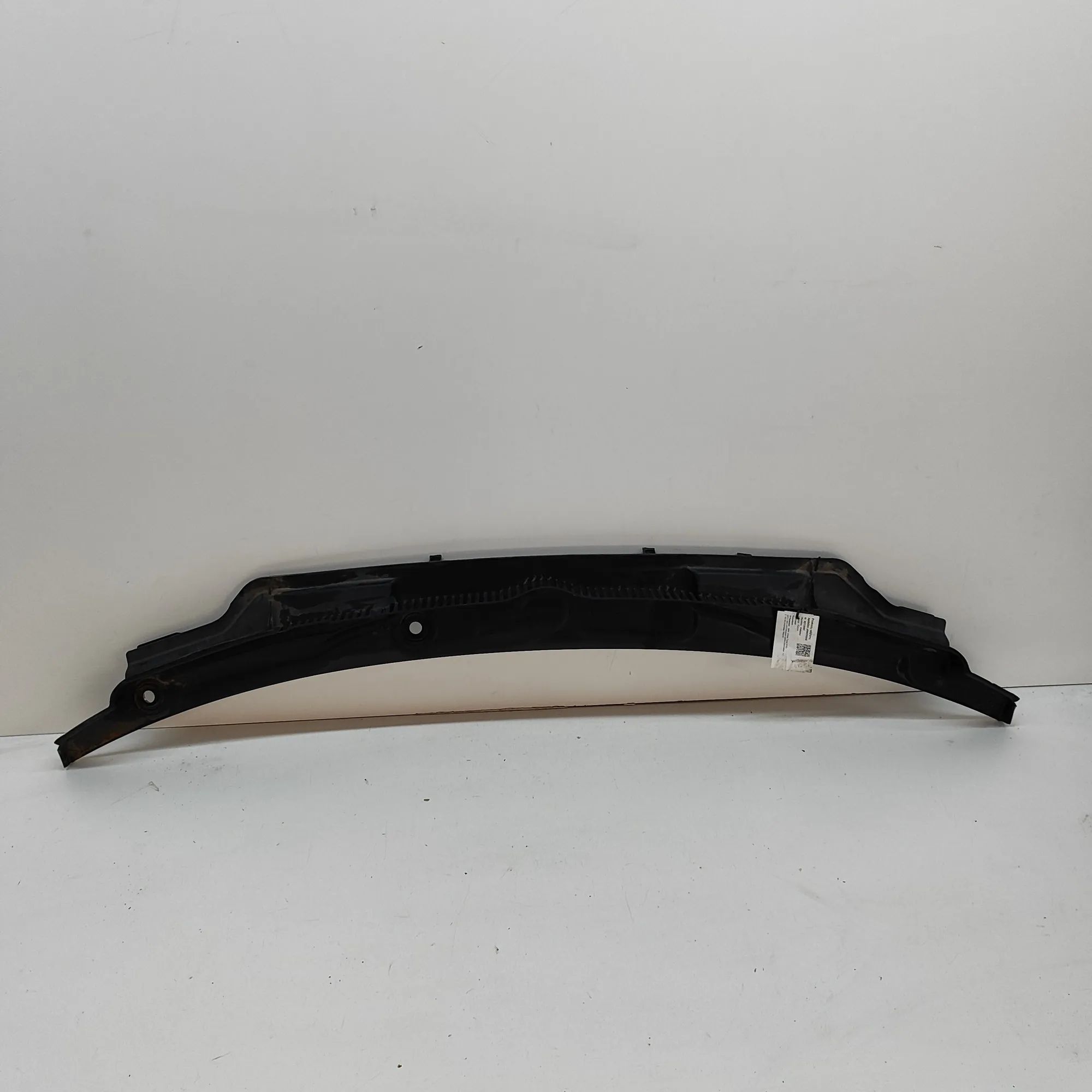 BMW 2 (F22 / F23) Front Wiper Cowl Trim Front Wiper Cowl Trim — BMW 2 SERIES (Active To...