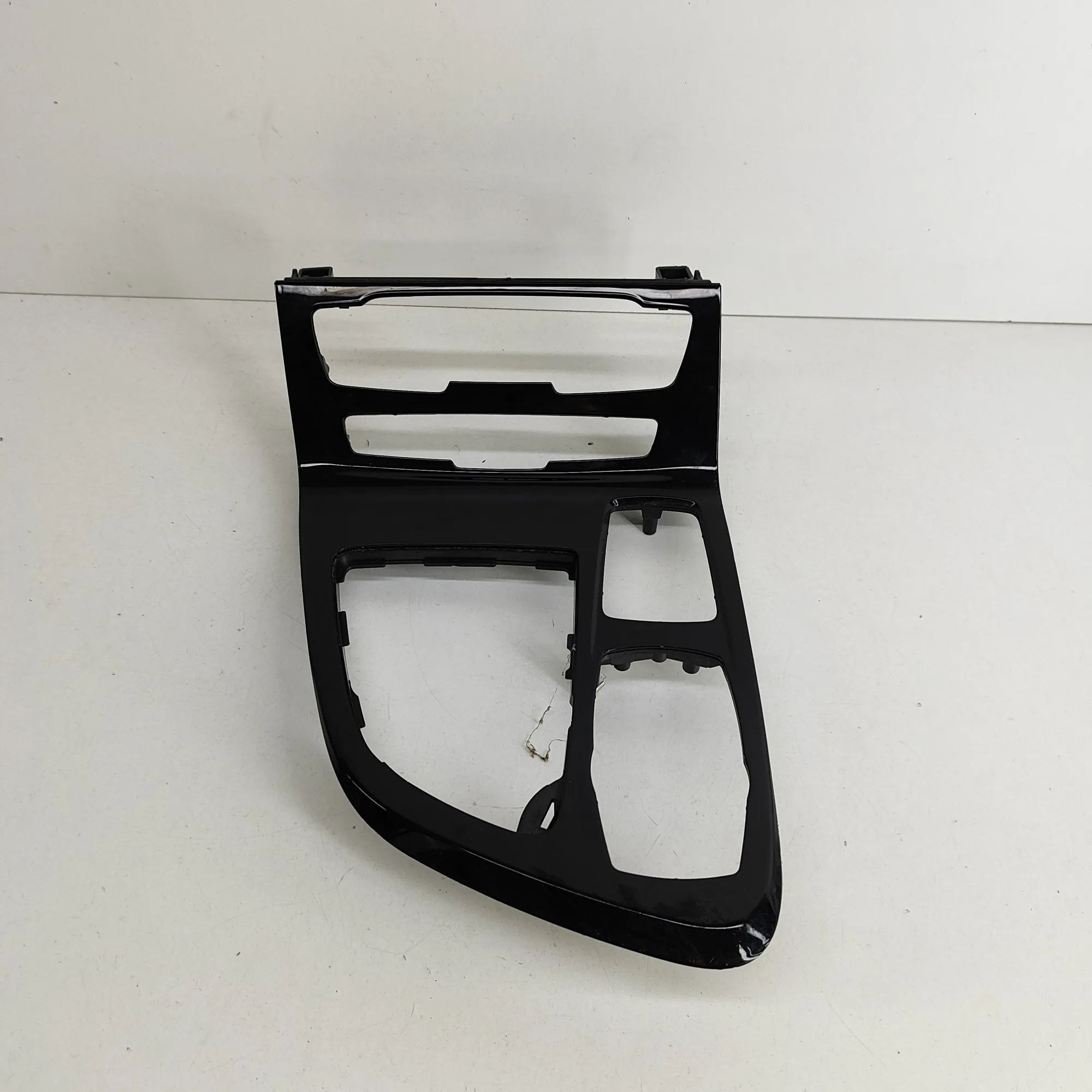 BMW 2 (F22 / F23) Centre console trim Centre console trim — BMW 2 SERIES (Active Tour...