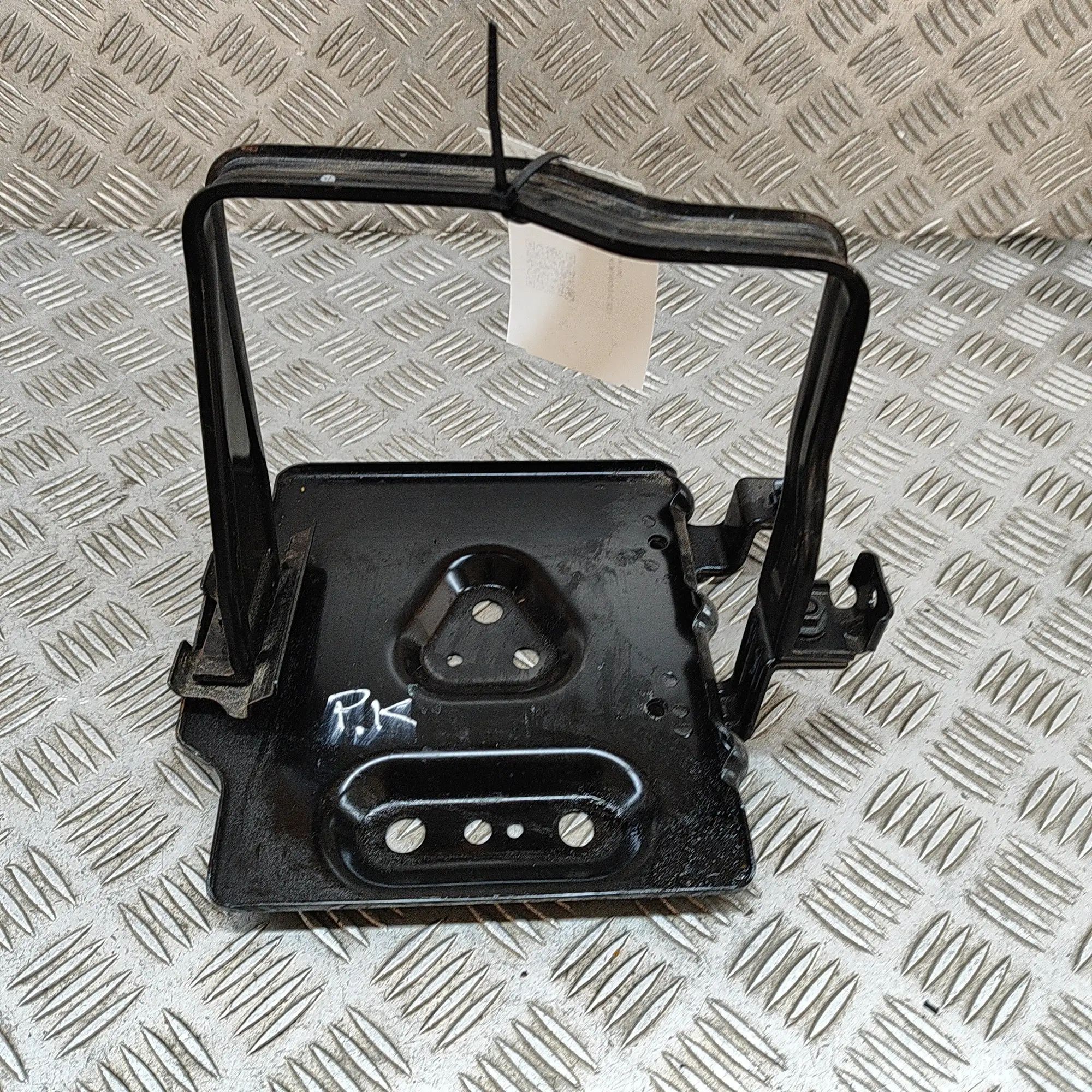 Ssangyong Korando Battery tray Battery tray — SSANGYONG KORANDO (C300) (2019-....