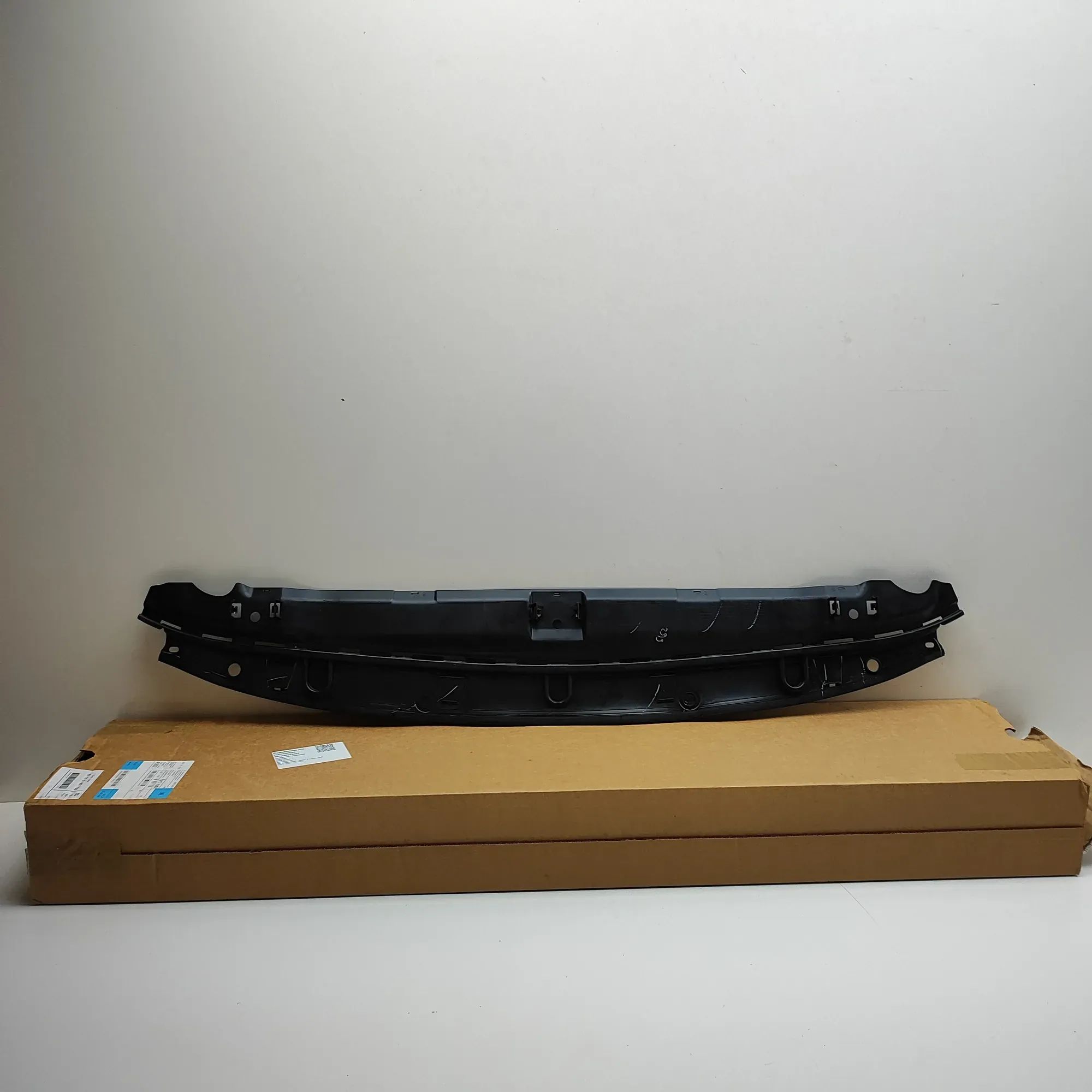BMW 2 (F22 / F23) Radiator Air Guide Duct Radiator Air Guide Duct — BMW 2 SERIES (Coupe G...