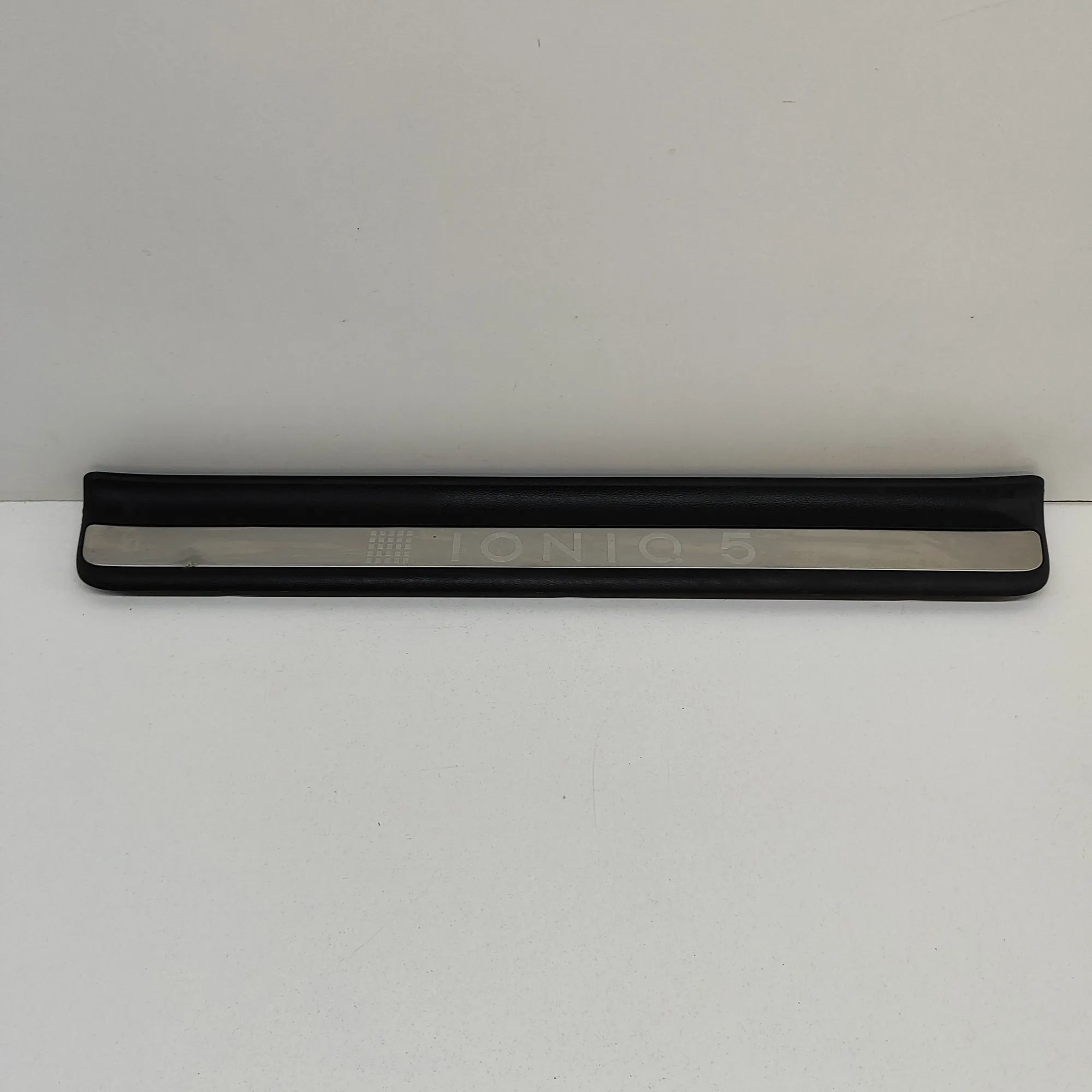 Hyundai Ioniq Sill trim — front left Sill trim — front left — HYUNDAI IONIQ (5 NE) (...