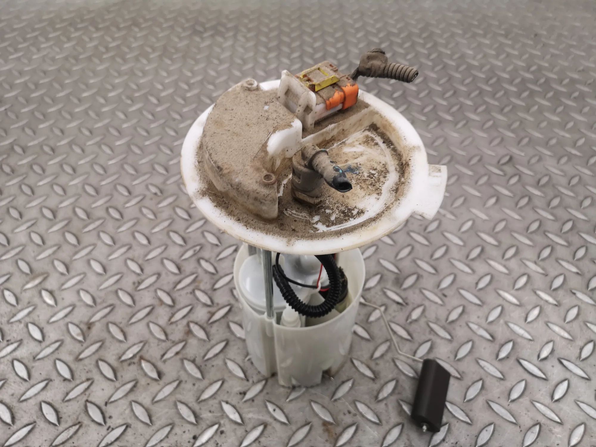 Fuel Tank Pump Brand/Model: CHRYSLER YPSILON
Year: 2013
Engine...