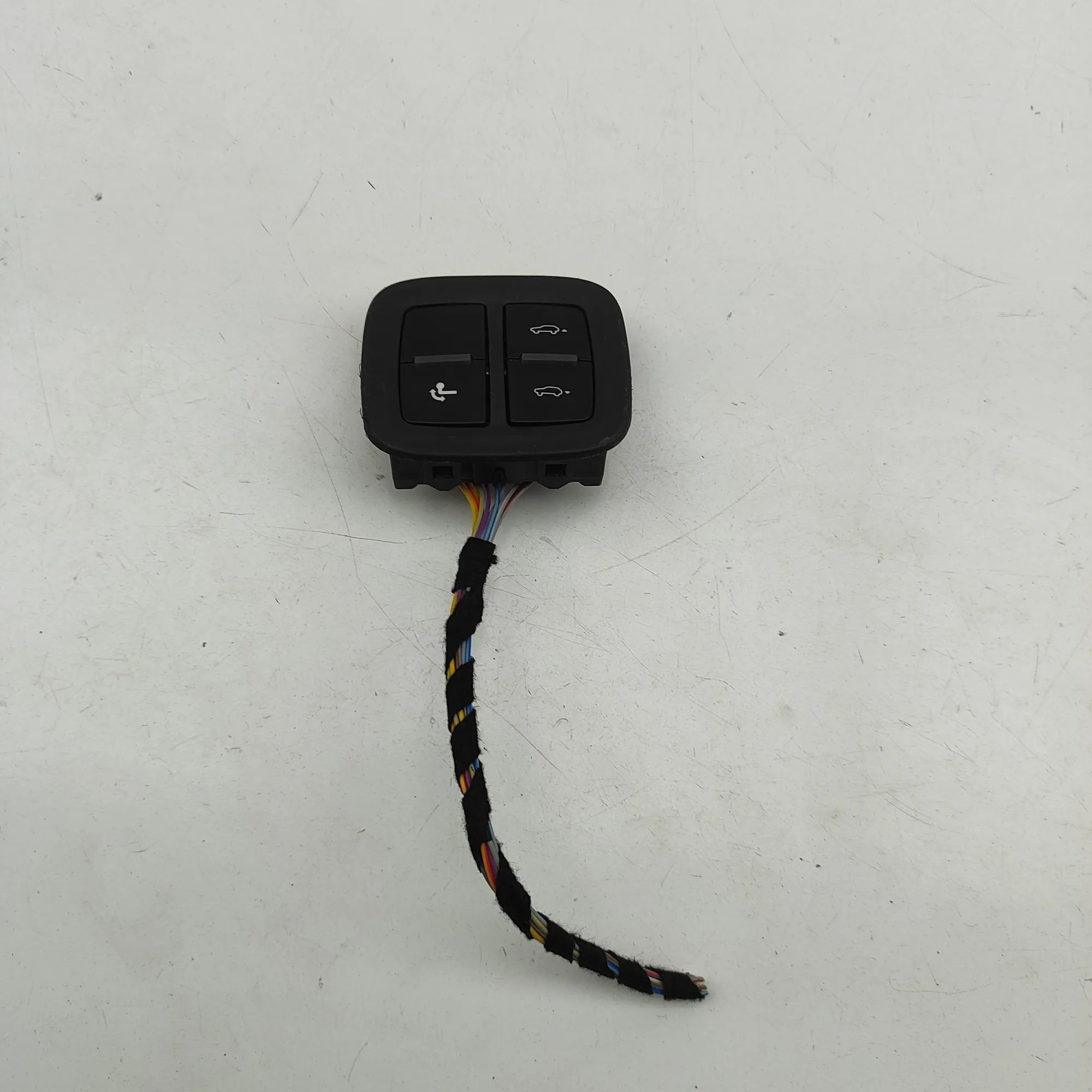 Porsche Macan (XAB) Button Switch Panel Button Switch Panel — PORSCHE MACAN (XAB) (2024...