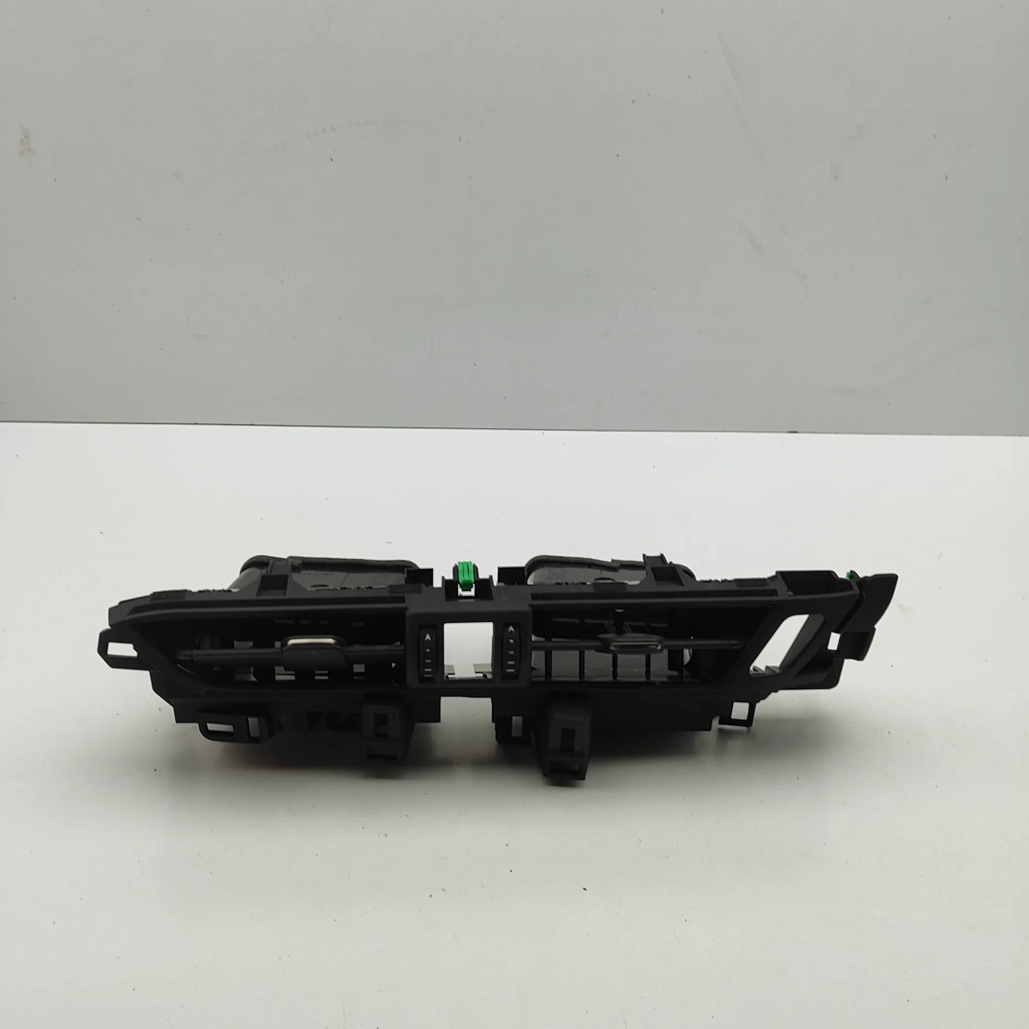 Lexus NX Dashboard Air Vents Dashboard Air Vents — LEXUS NX (II _A2_, _H2_) ...