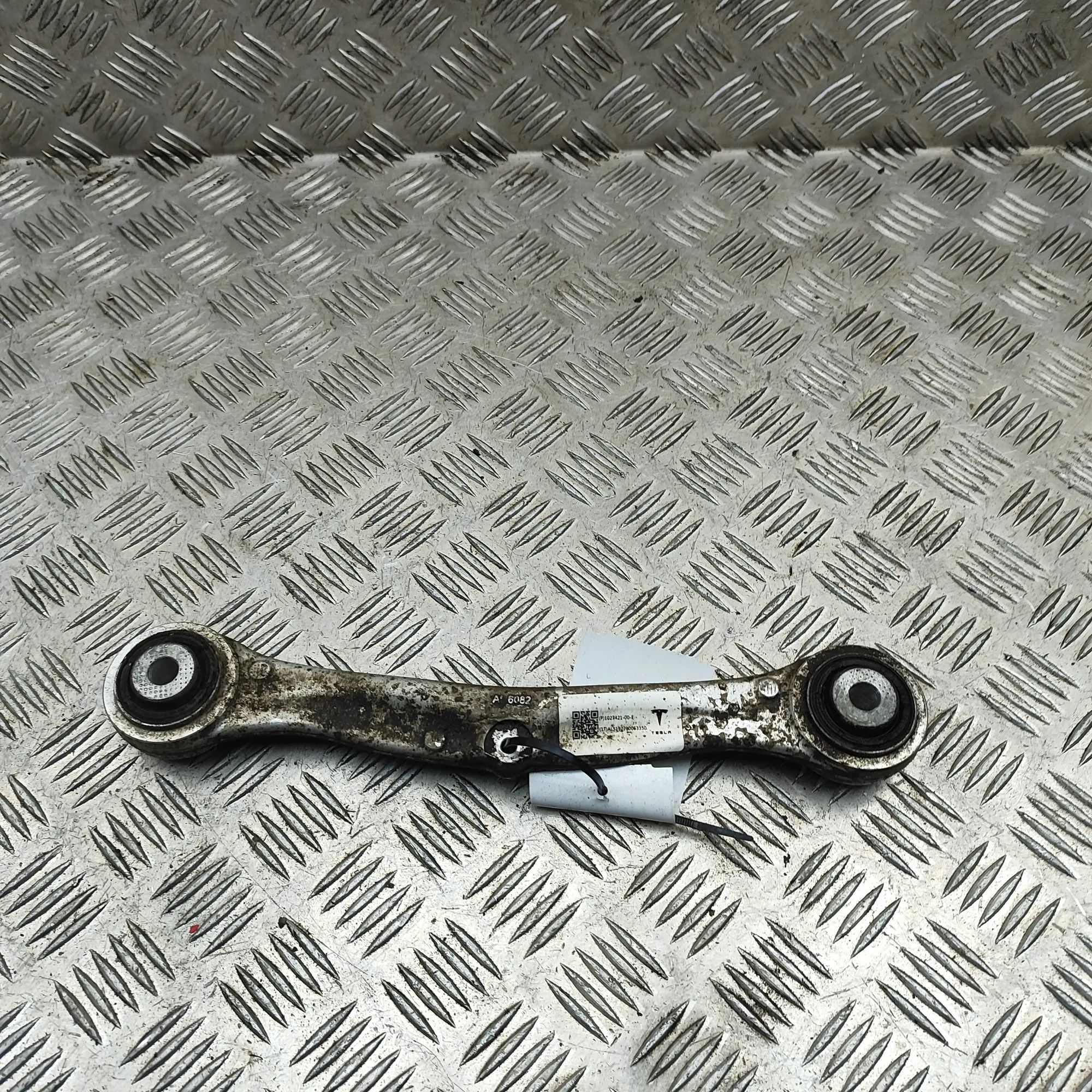 Tesla Model X Control arm — rear left Control arm — rear left — TESLA MODEL X (2013-....