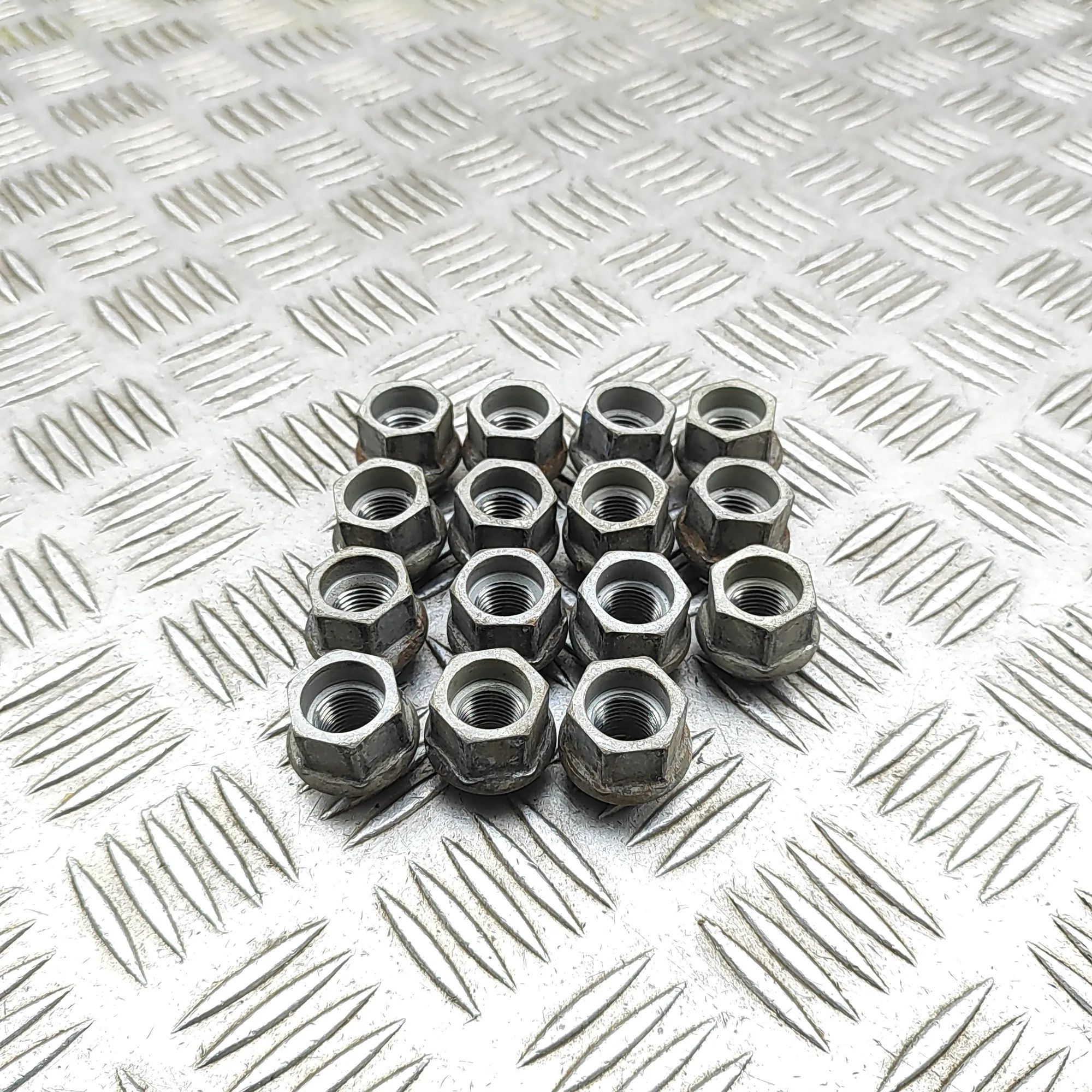Tesla Model X Wheel Screws Kit Wheel Screws Kit — TESLA MODEL X (2013-...) — 1...