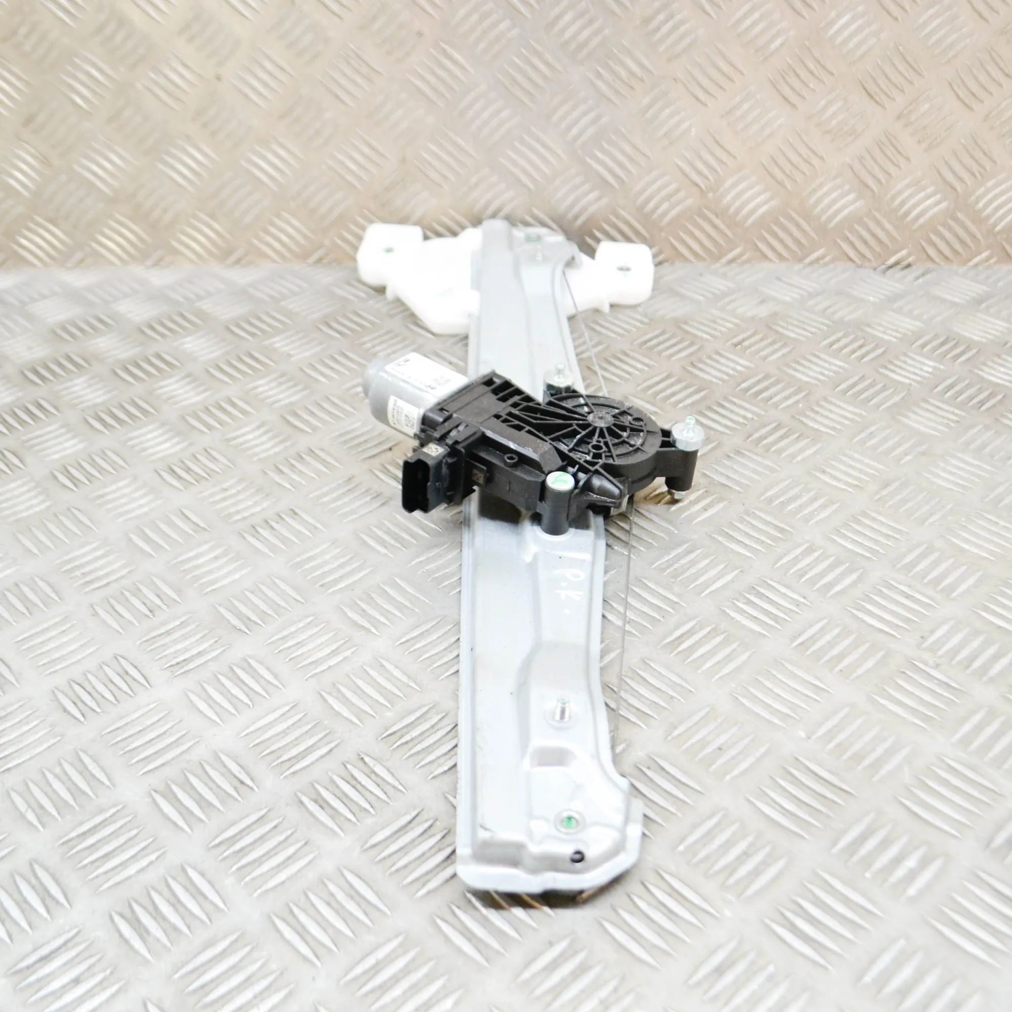 Hyundai Tucson Front Left Door Window Regulator Front Left Door Window Regulator — HYUNDAI TUCS...