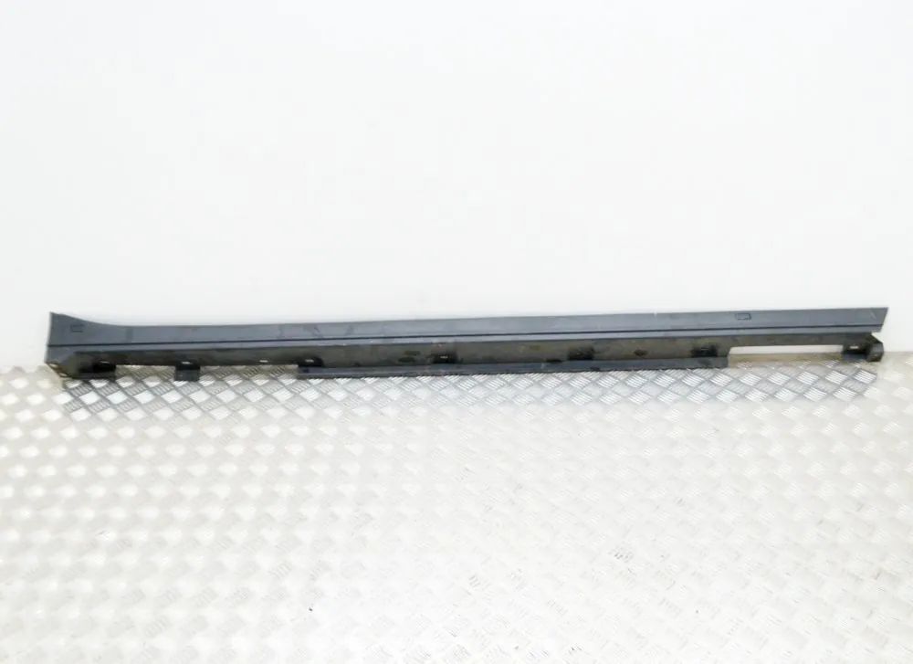 Lexus RX Right Side Plastic Sideskirt Cover Right Side Plastic Sideskirt Cover — LEXUS RX (...