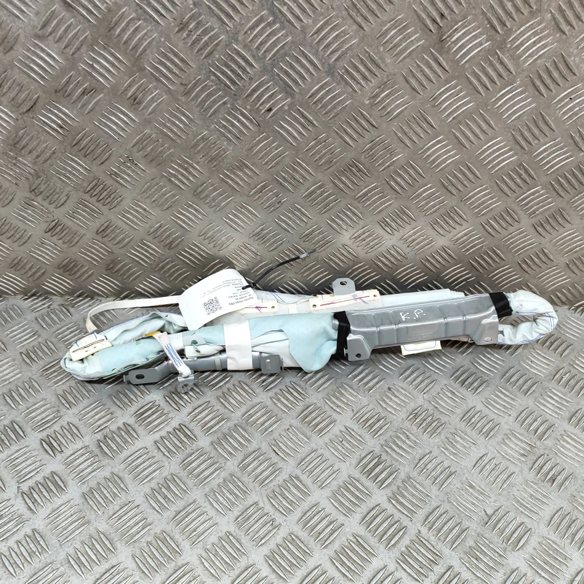 Nissan Qashqai (J11) Left Side Roof Safety Curtain SRS Left Side Roof Safety Curtain SRS — NISSAN QASH...