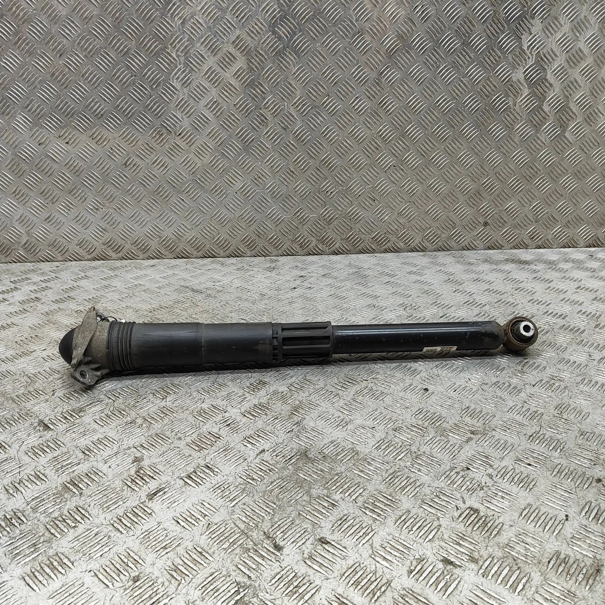 Seat Tarraco Shock absorber — rear right Shock absorber — rear right — SEAT TARRACO (KN2...