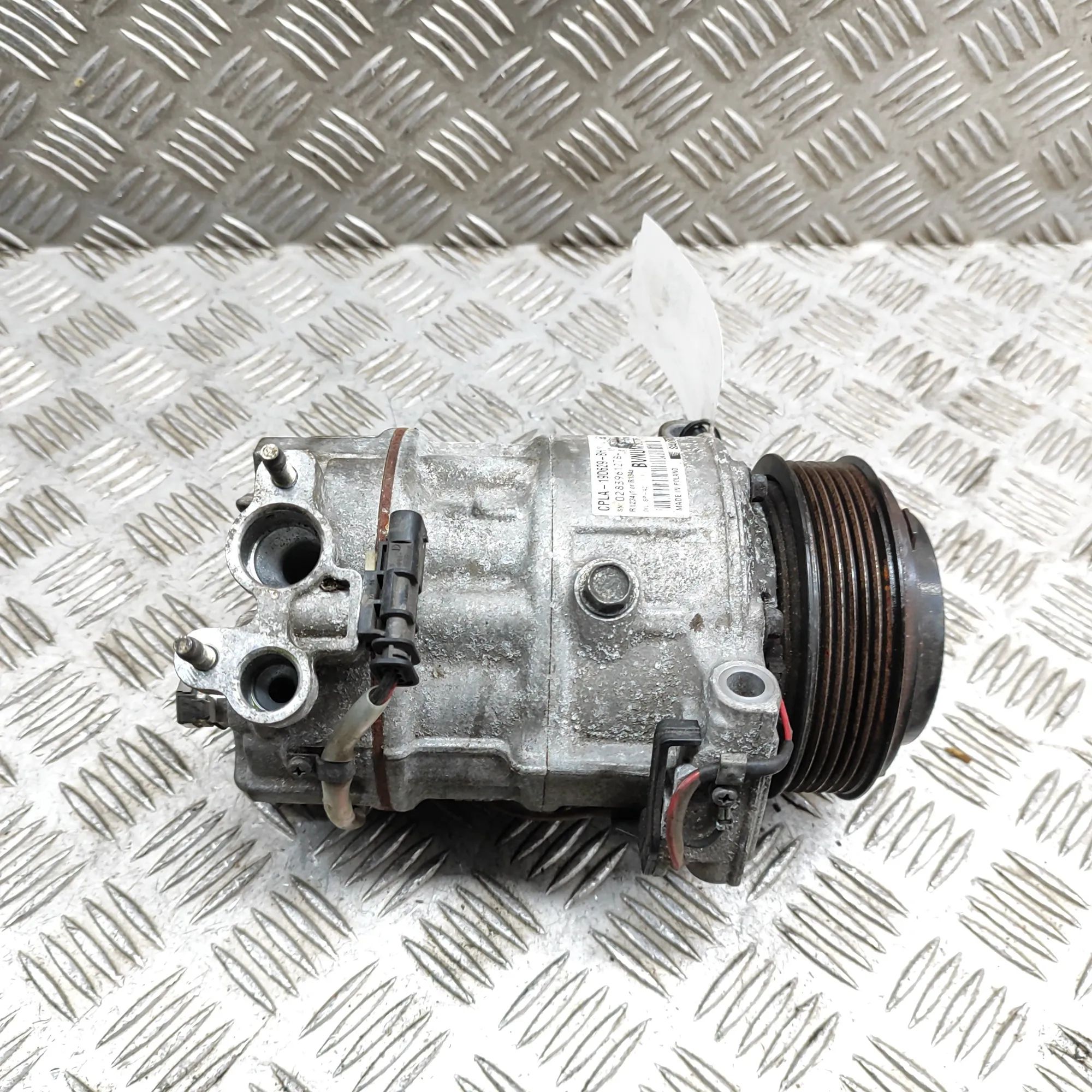Land Rover Range Rover Velar Air-conditioning compressor Air-conditioning compressor — LAND ROVER RANGE ...