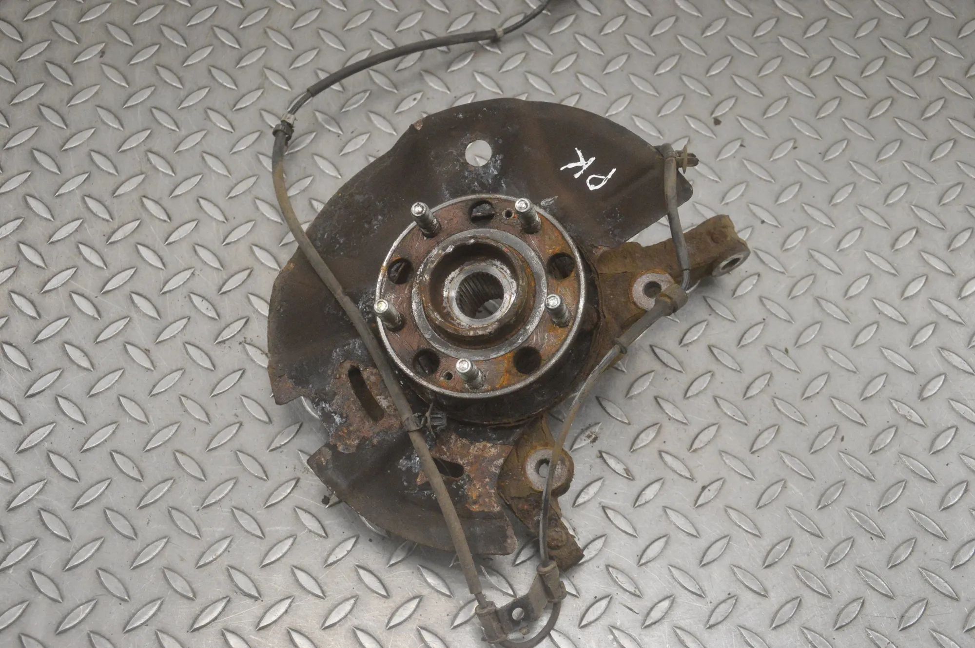 Hyundai Santa Fe Front Left Wheel Hub Front Left Wheel Hub — HYUNDAI SANTA (FÉ III DM...