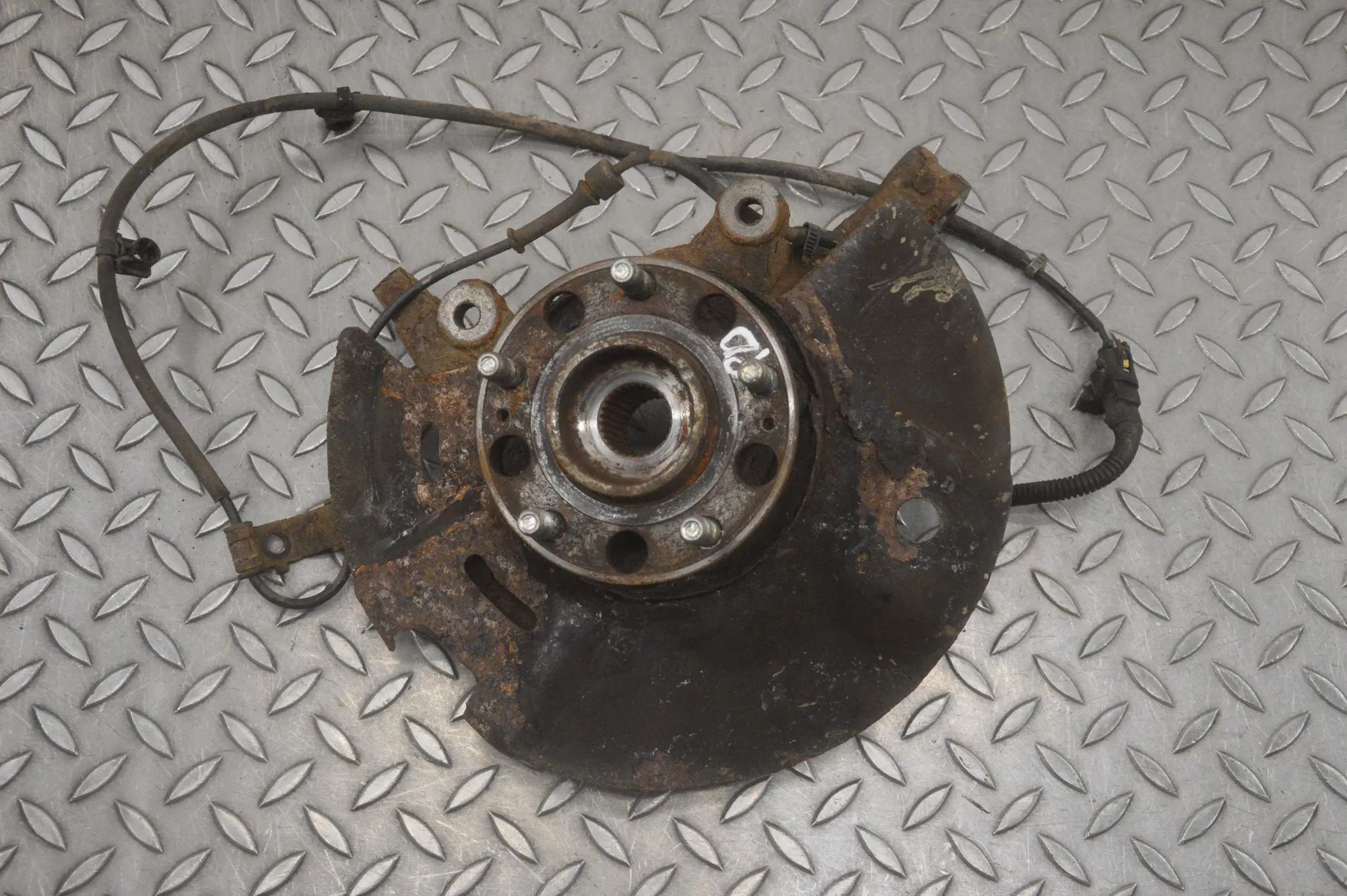 Hyundai Santa Fe Front Right Wheel Hub Front Right Wheel Hub — HYUNDAI SANTA (FÉ III D...