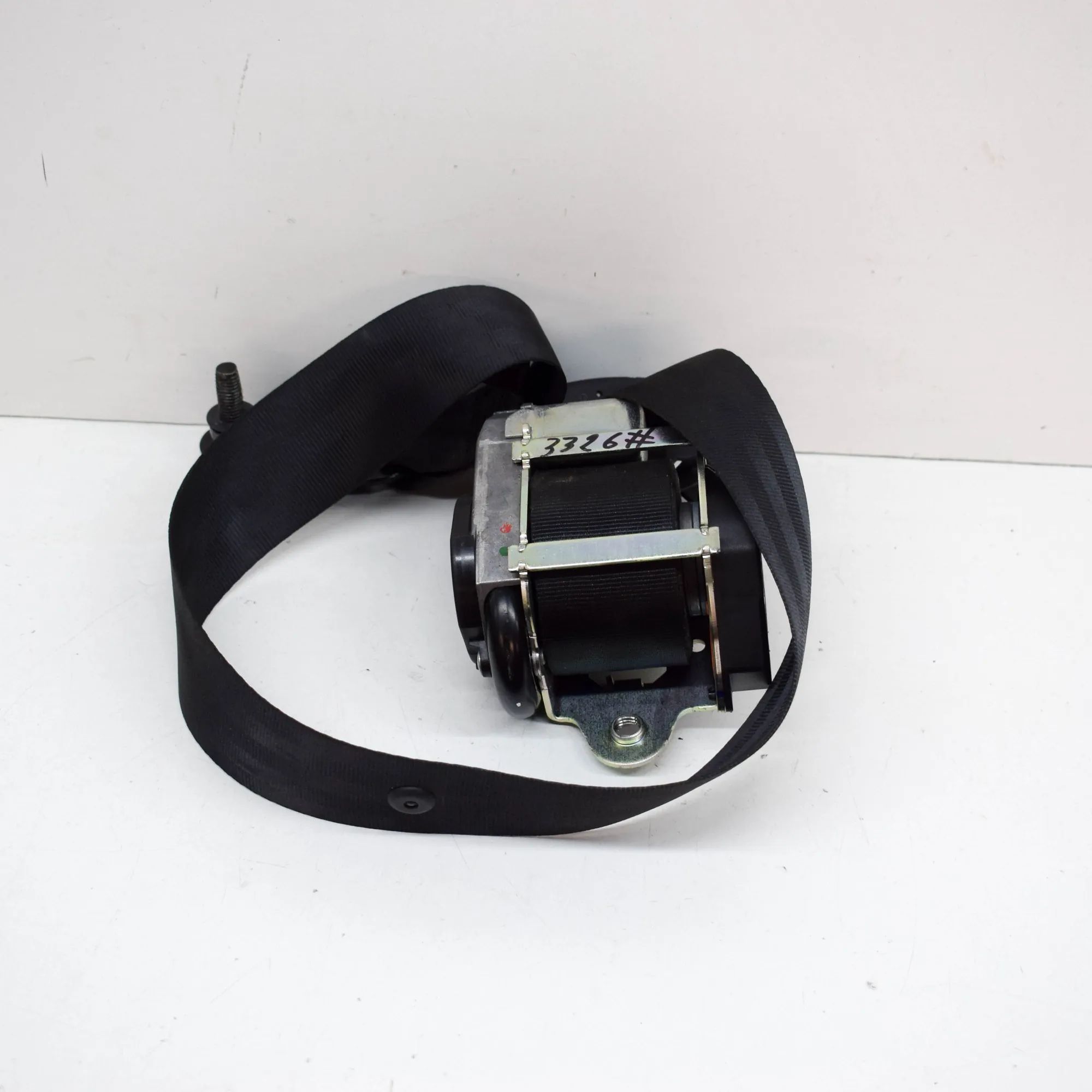 Land Rover Range Rover Evoque Front Right Seatbelt Front Right Seatbelt — LAND ROVER RANGE ROVER E...