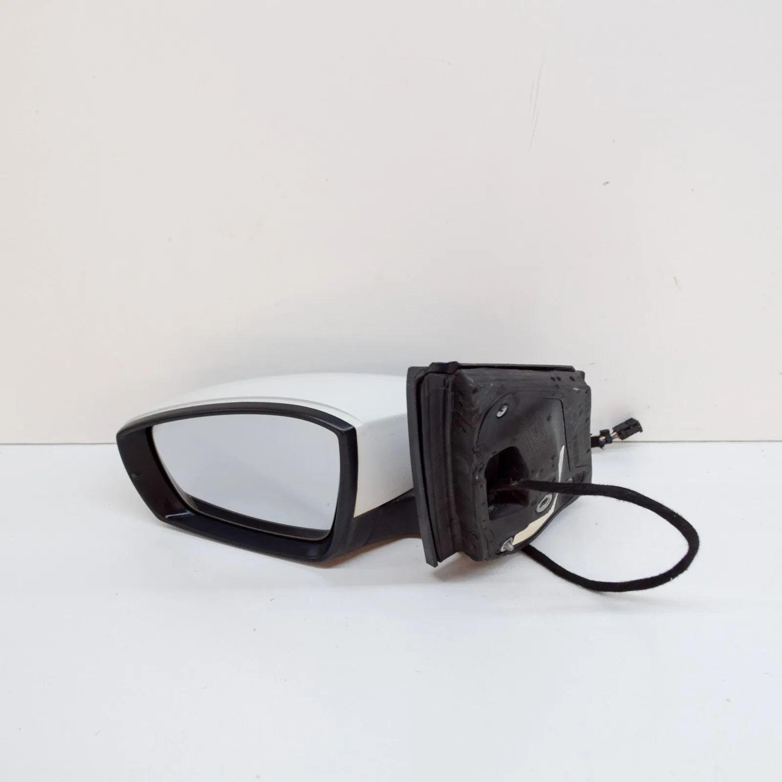 Volkswagen Polo Left Side Wing Mirror Left Side Wing Mirror — VW POLO (6R, 6C) (2009-...